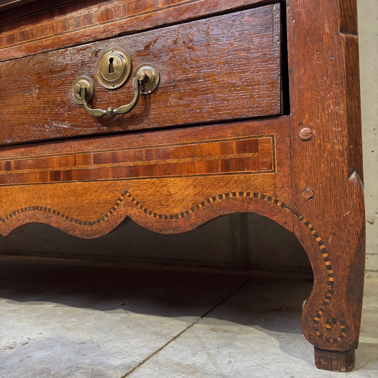 Antique wedding cabinet  Classicism - France, 1825  Inlaid with heart painting For Sale 2