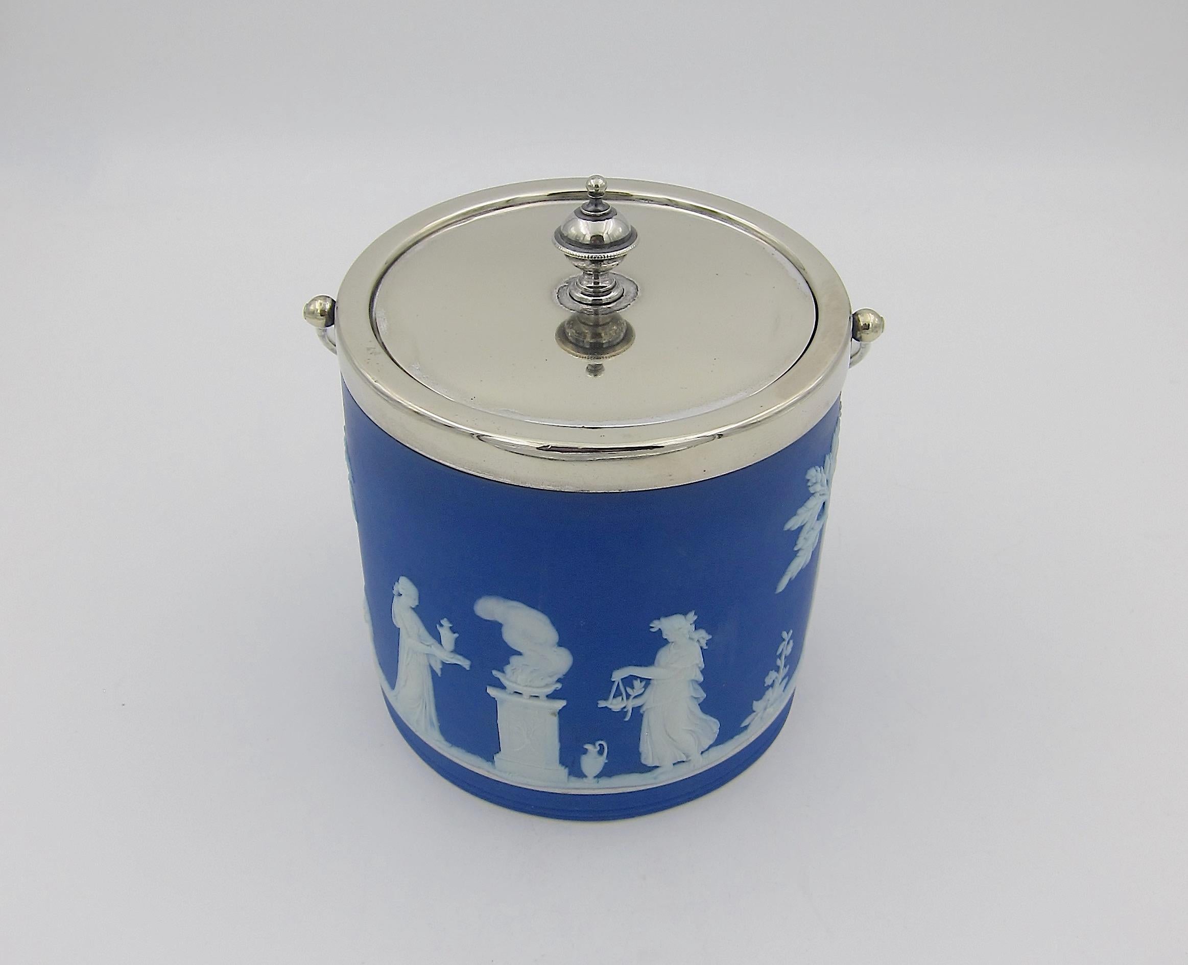 Antique Wedgwood Biscuit Jar in Blue Jasper with Silver-Plated Fittings In Good Condition In Los Angeles, CA