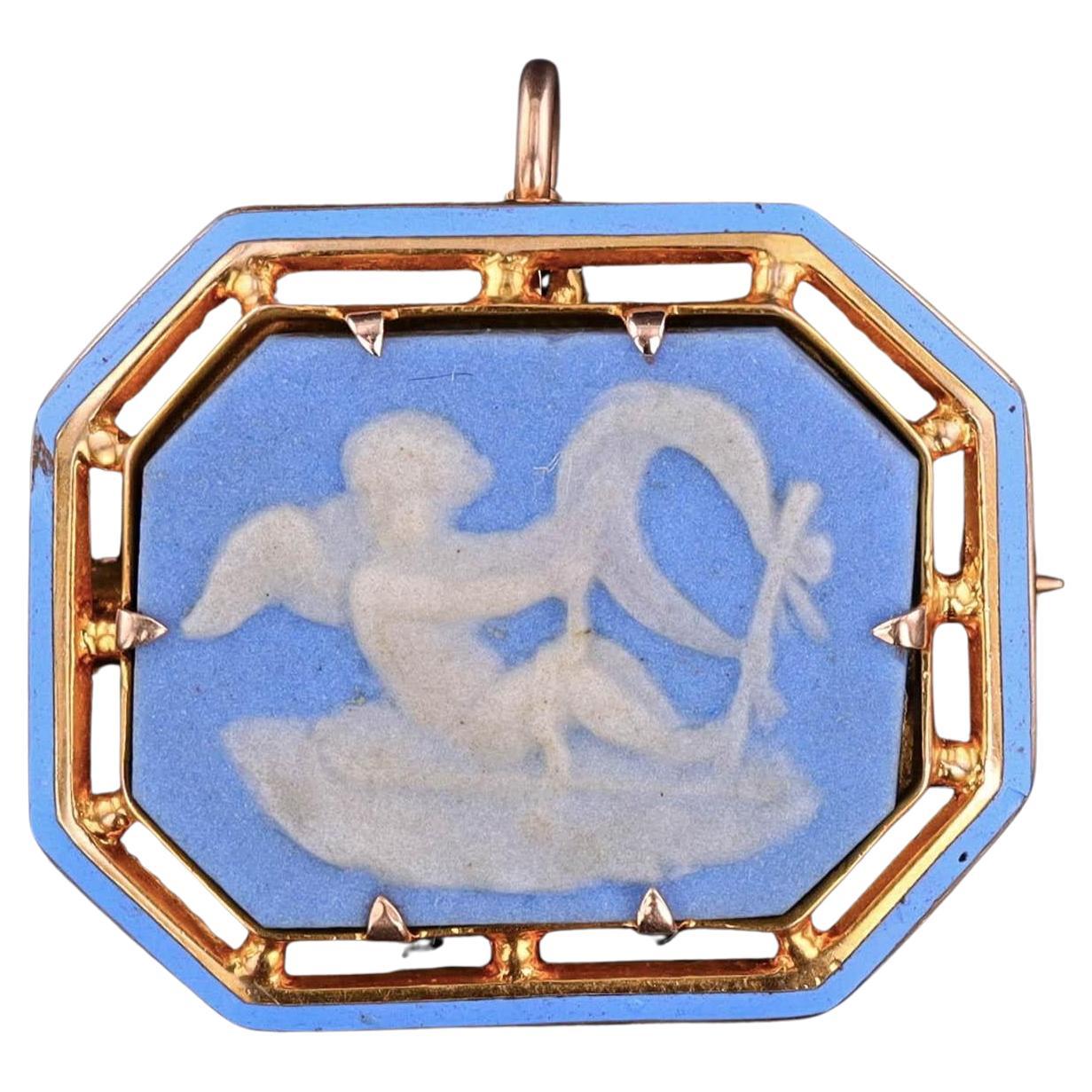Antica spilla con ciondolo a forma di cherubino di Wedgwood in oro 10k