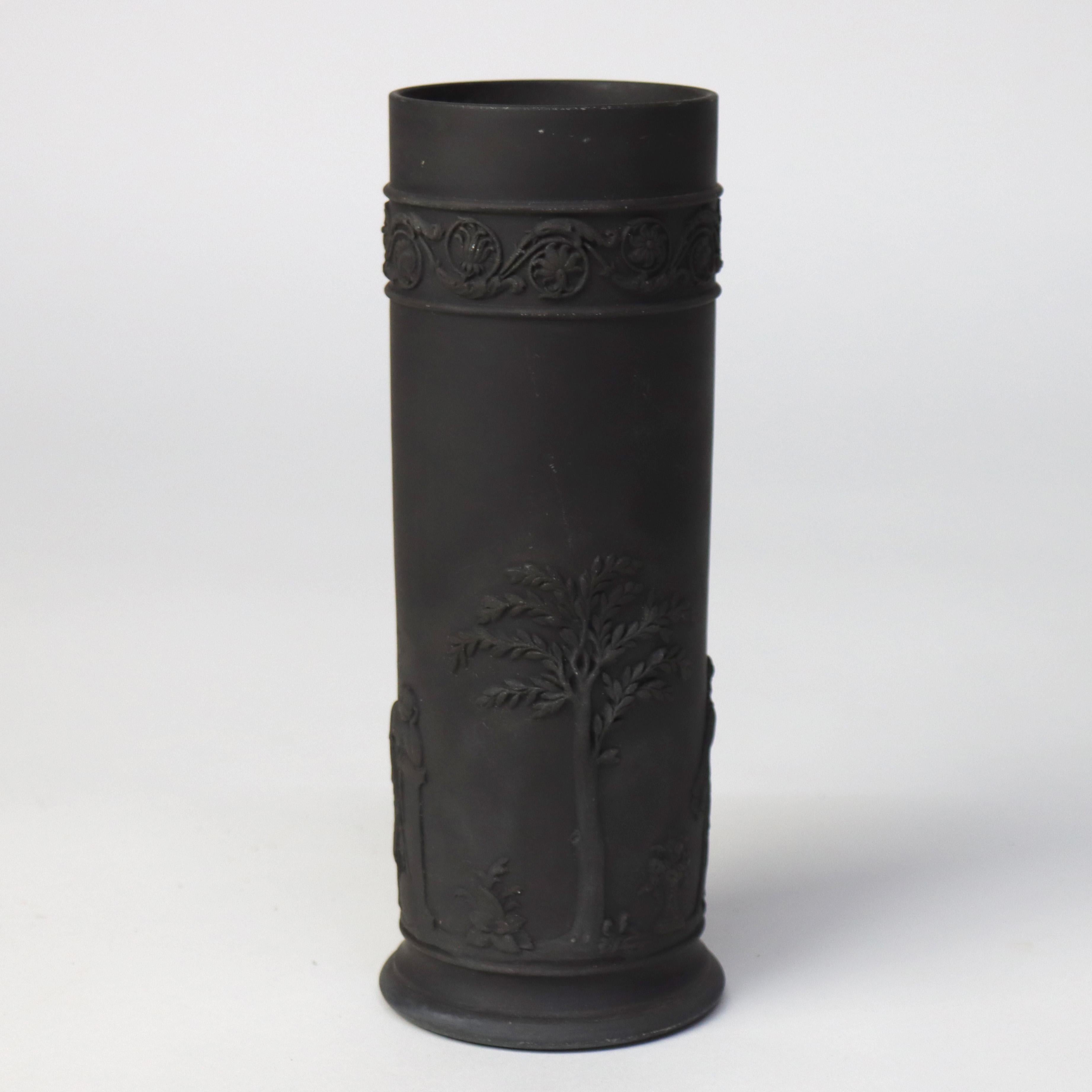 Poteries Antiquité Wedgwood Vase classique en poterie de basalte noir non signé C1860 en vente