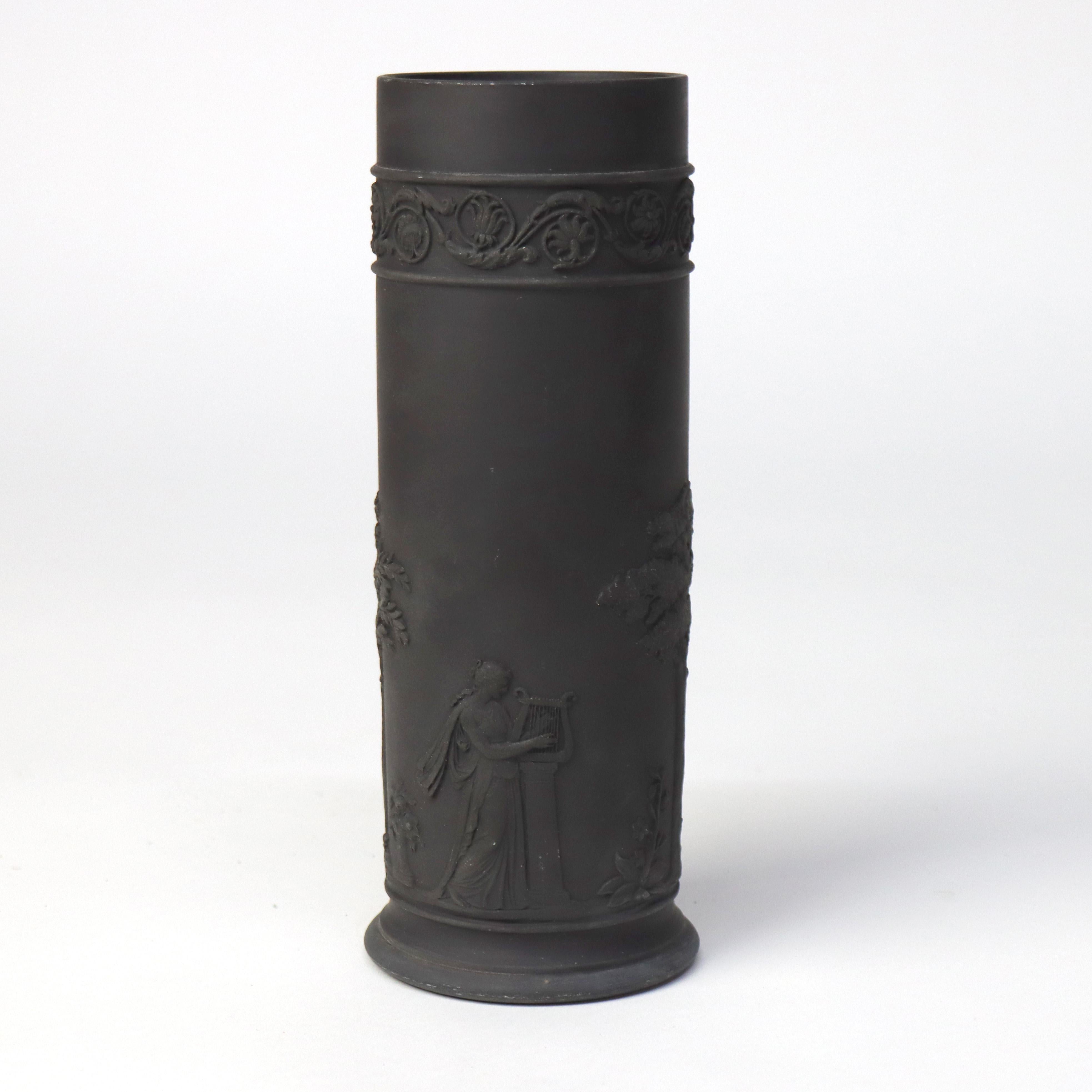 Antiquité Wedgwood Vase classique en poterie de basalte noir non signé C1860 en vente 1