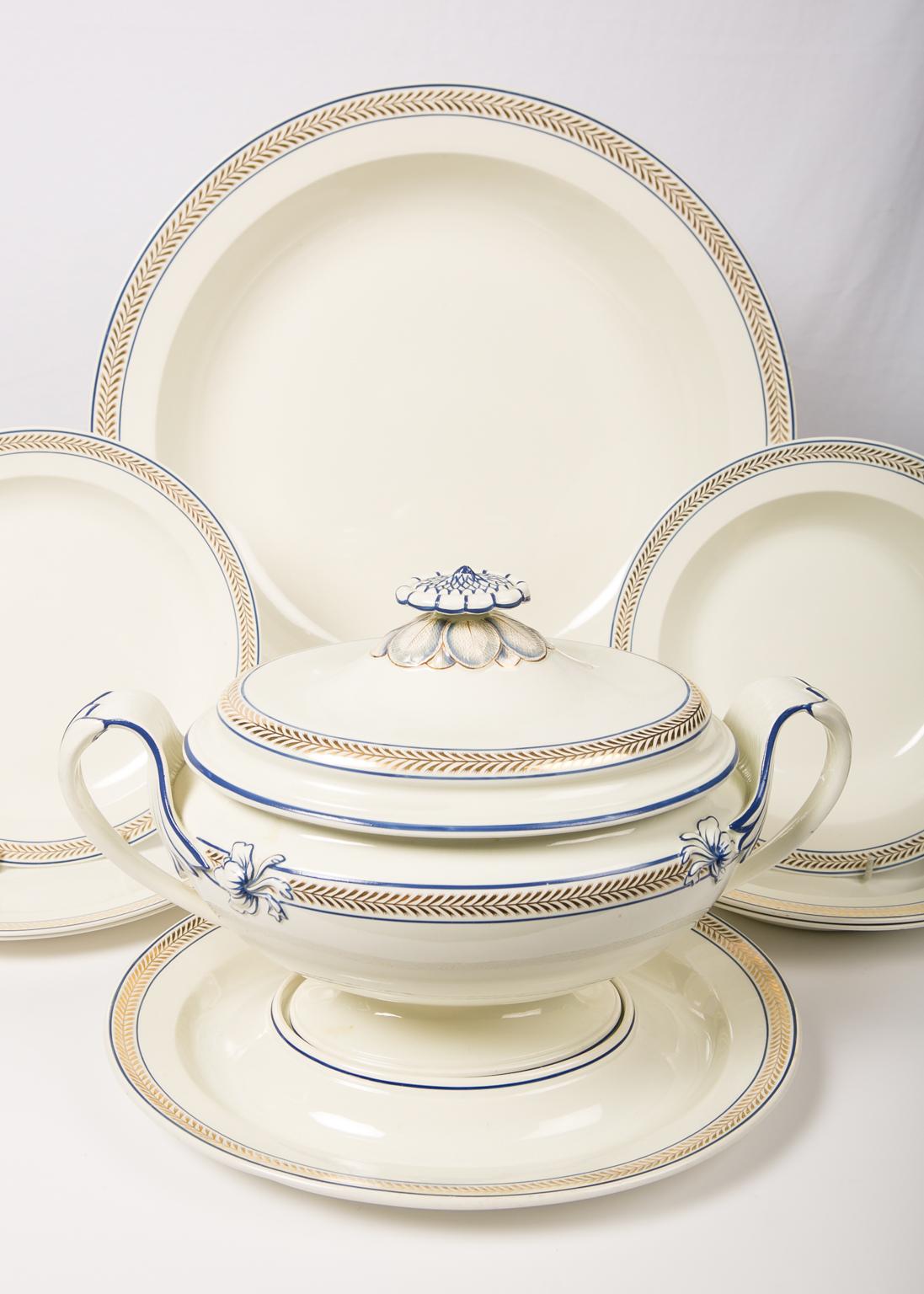 English Wedgwood Antique Creamware Dinner Service with 57 Pieces England ca. 1820