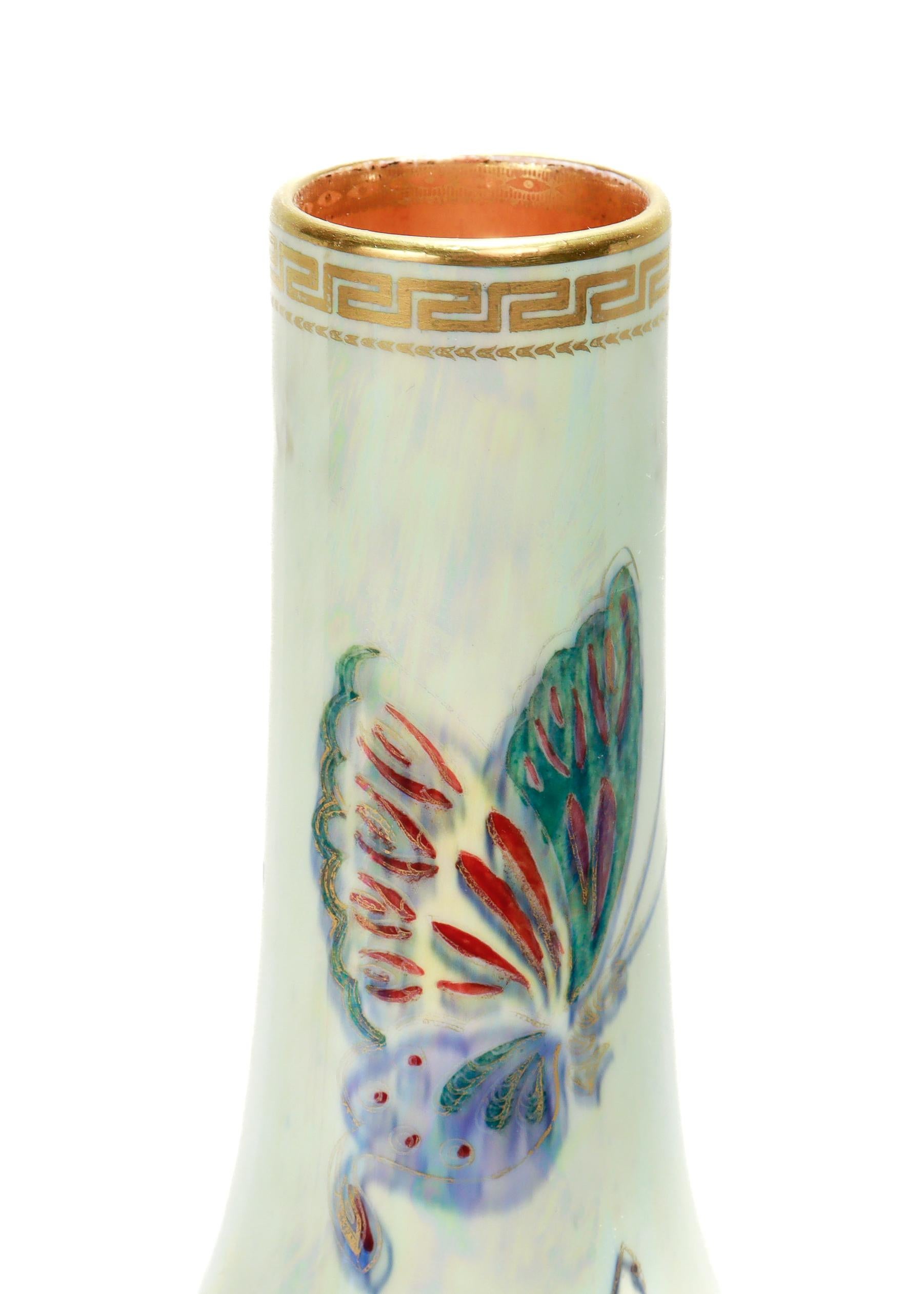 XX secolo Antico vaso Wedgwood Daisy Makeig-Jones Fairyland Lustre 'Butterfly' No. Z4832 in vendita