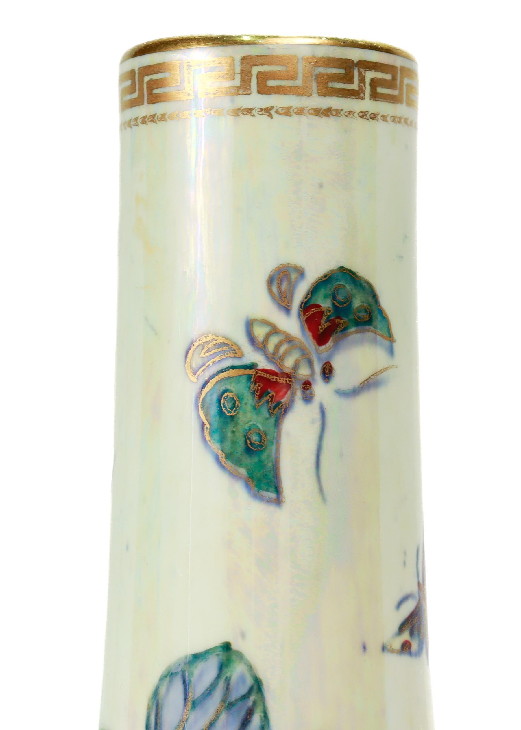 Antico vaso Wedgwood Daisy Makeig-Jones Fairyland Lustre 'Butterfly' No. Z4832 in vendita 1