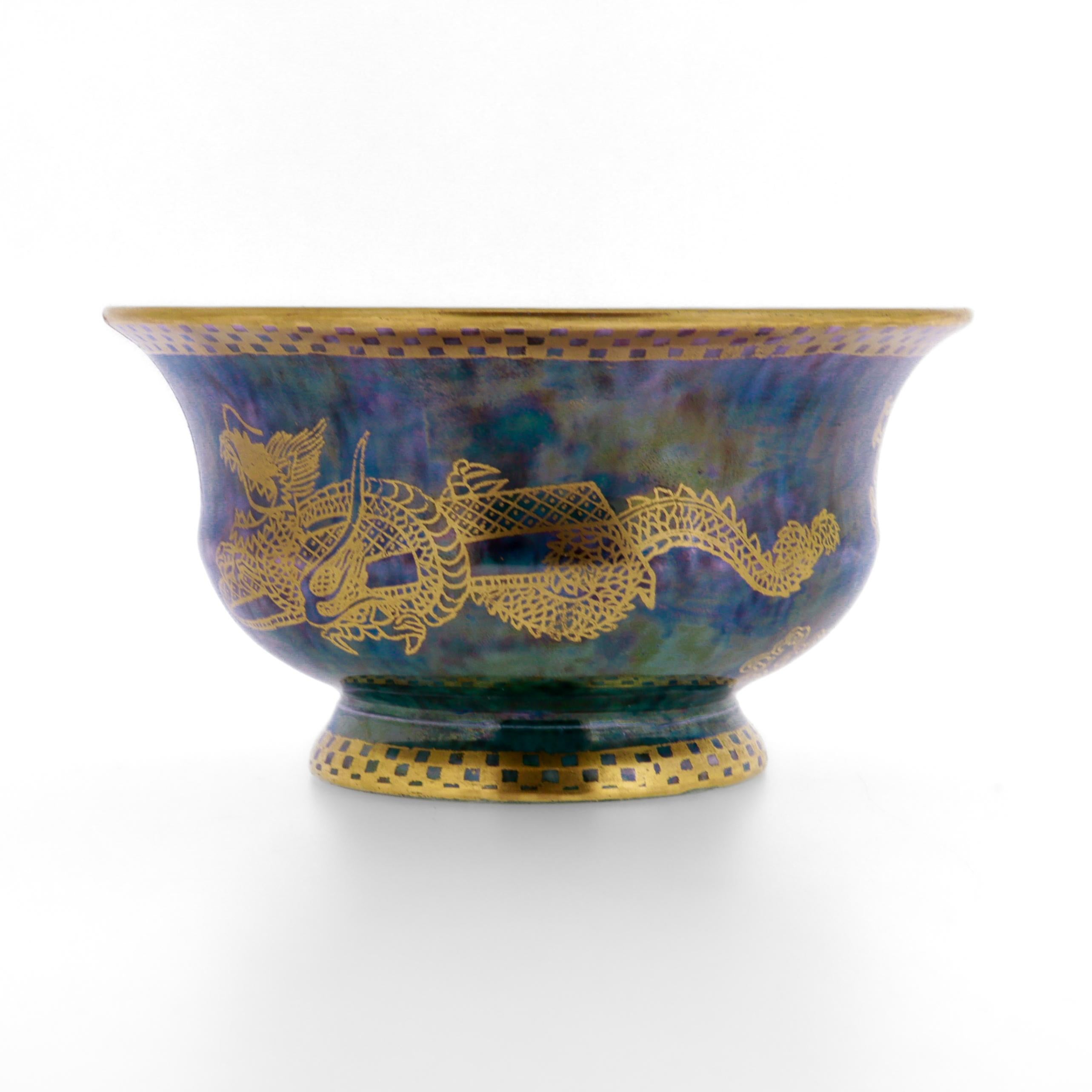 Bol Wedgwood ancien marguerite Makeig-Jones Fairyland avec dragon céleste doré en vente 2