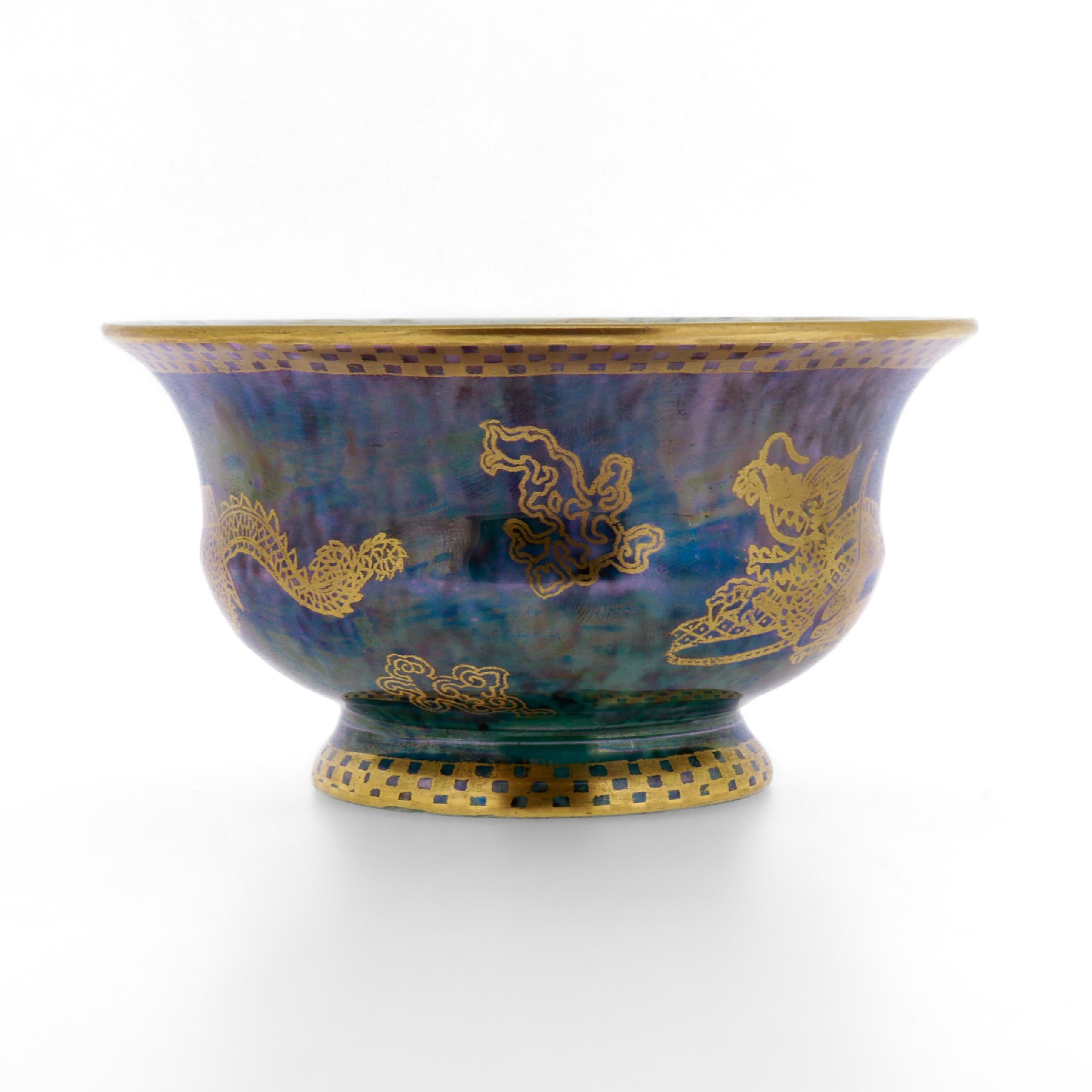 Bol Wedgwood ancien marguerite Makeig-Jones Fairyland avec dragon céleste doré en vente 3