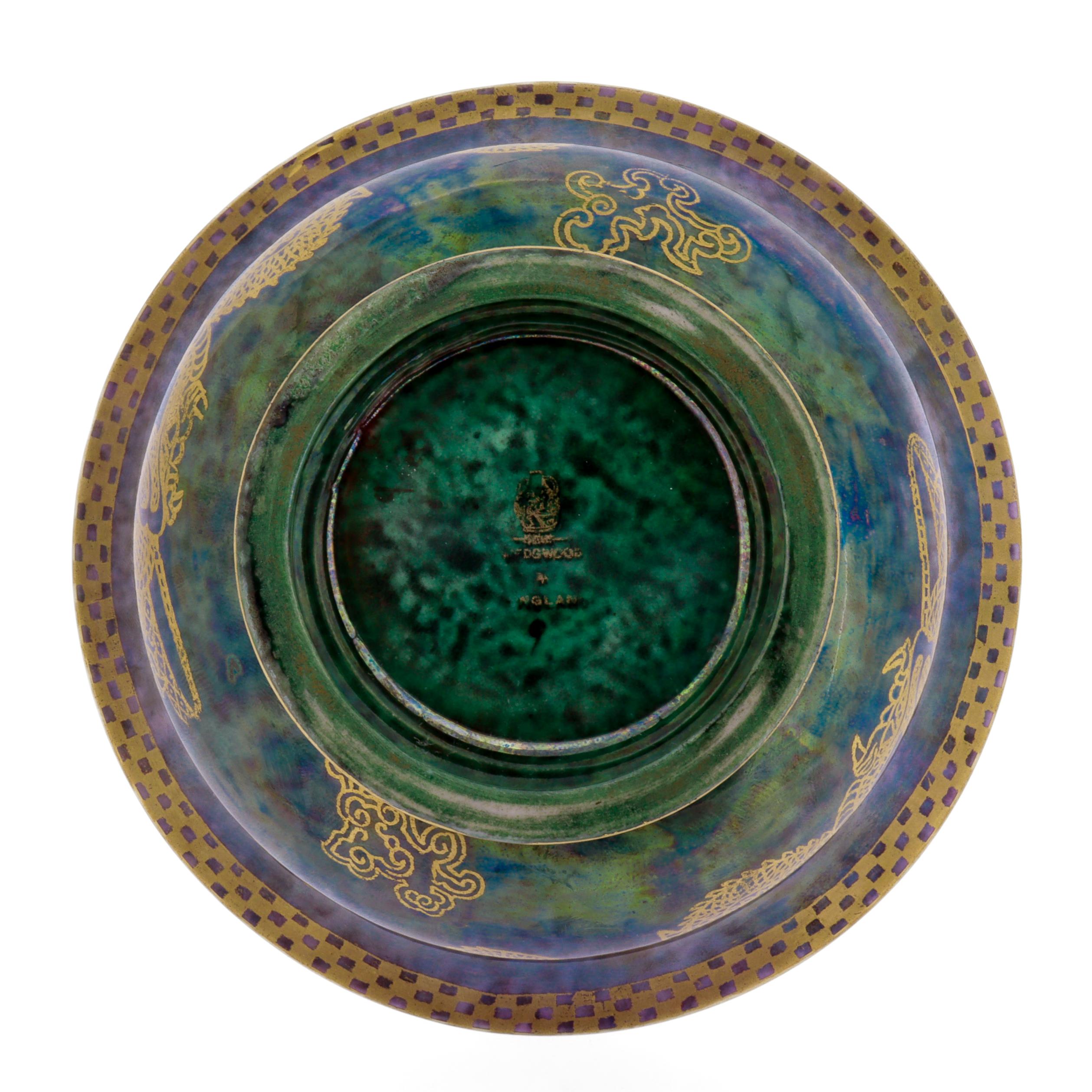 Doré Bol Wedgwood ancien marguerite Makeig-Jones Fairyland avec dragon céleste doré en vente