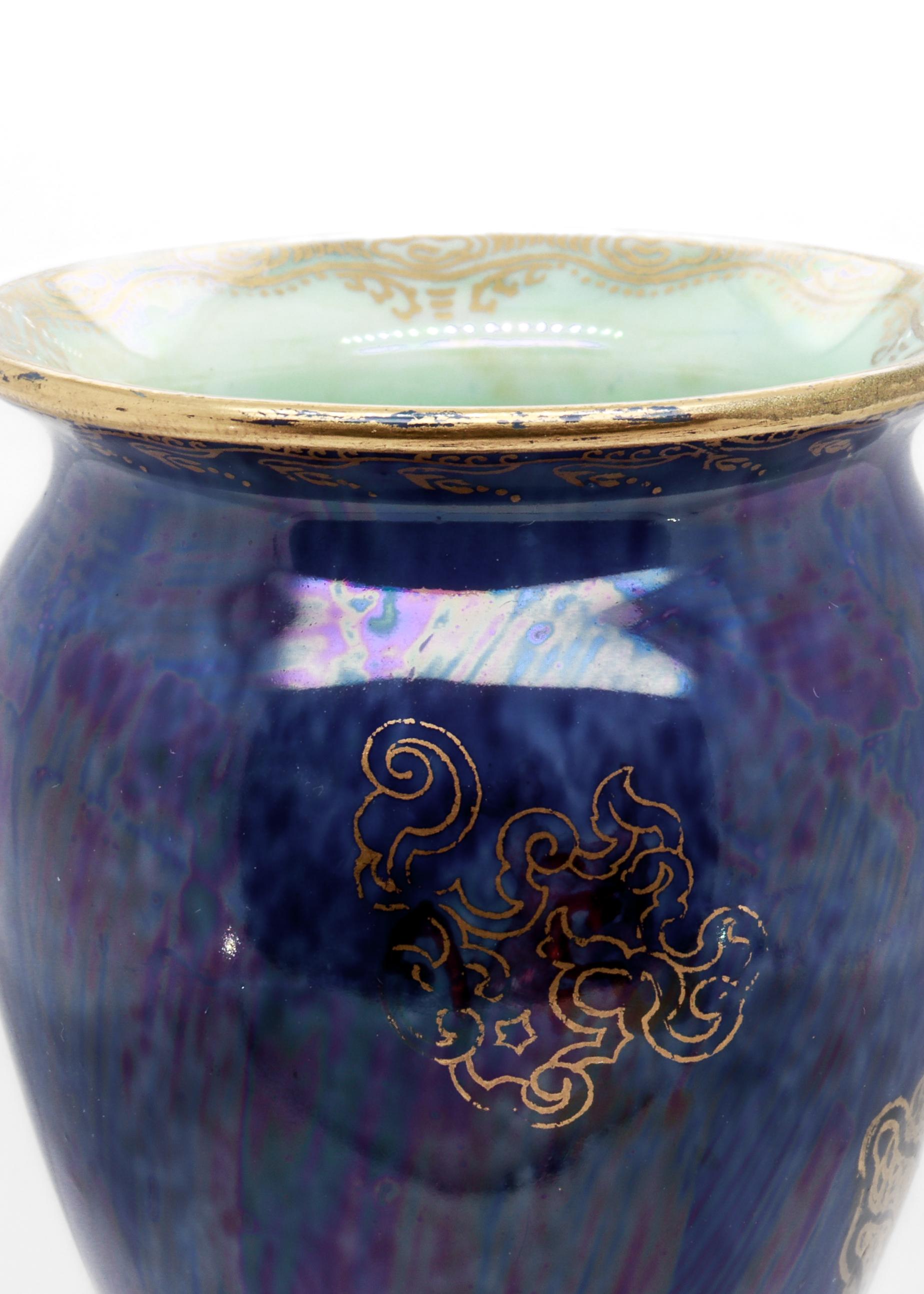 Vase d'antiquités Wedgwood Makeig-Jones Fairyland Lustre Dragon Cabinet en vente 2