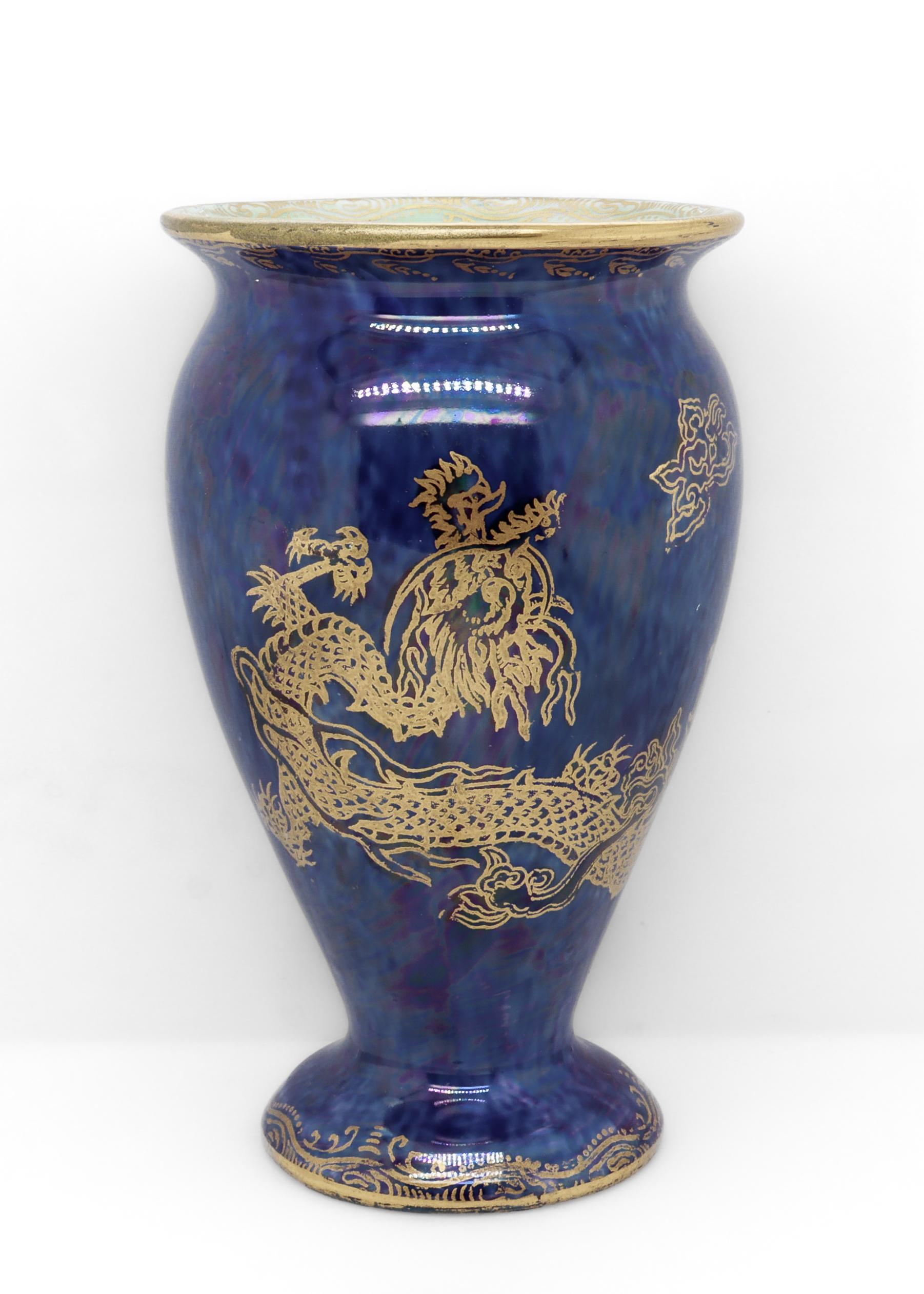 Vase d'antiquités Wedgwood Makeig-Jones Fairyland Lustre Dragon Cabinet en vente 3