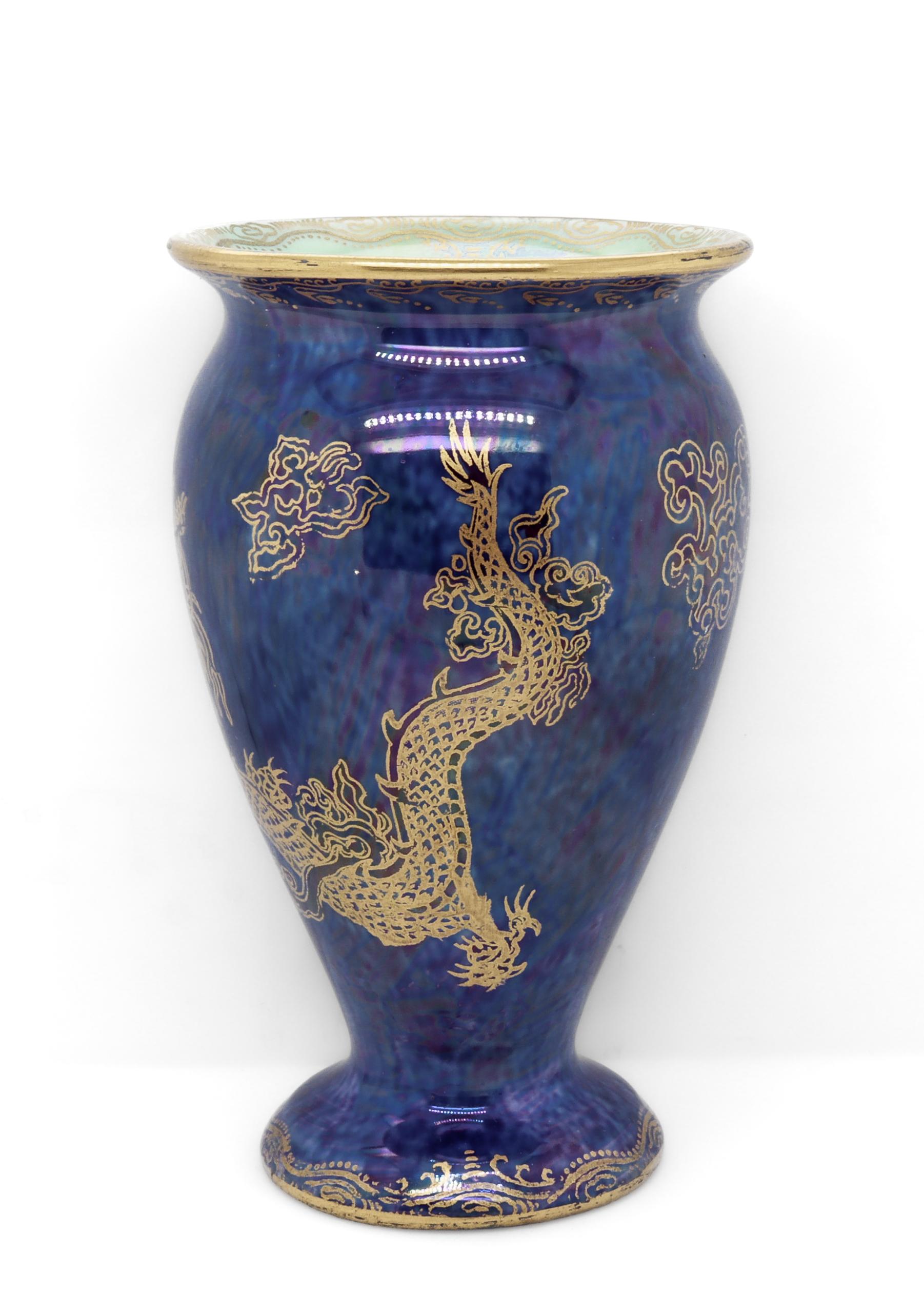 Art nouveau Vase d'antiquités Wedgwood Makeig-Jones Fairyland Lustre Dragon Cabinet en vente