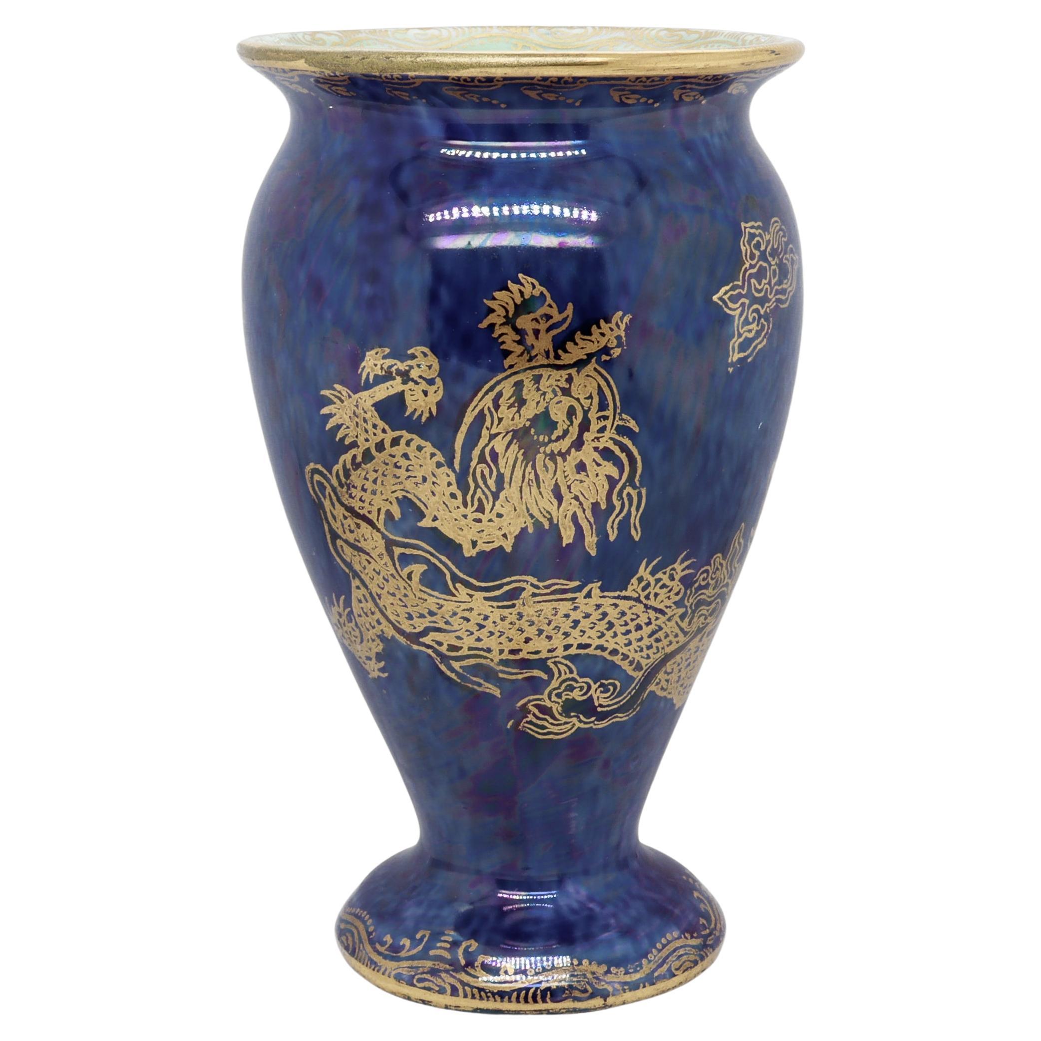 Vase d'antiquités Wedgwood Makeig-Jones Fairyland Lustre Dragon Cabinet en vente