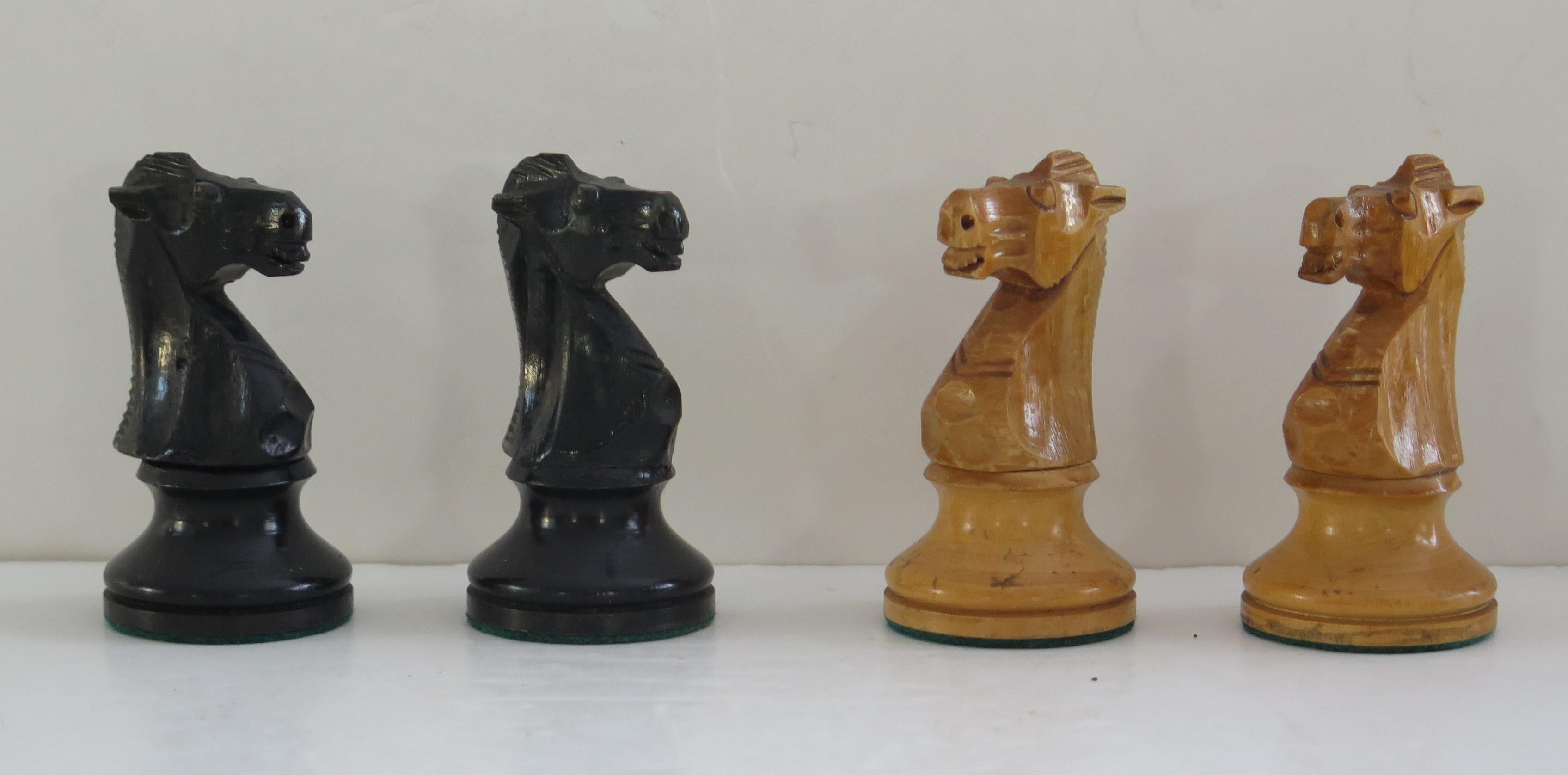 Antique Weighted Chess Set 95mm Kings Fierce Knight Boxed, K&C London Ca 1900 In Good Condition In Lincoln, Lincolnshire