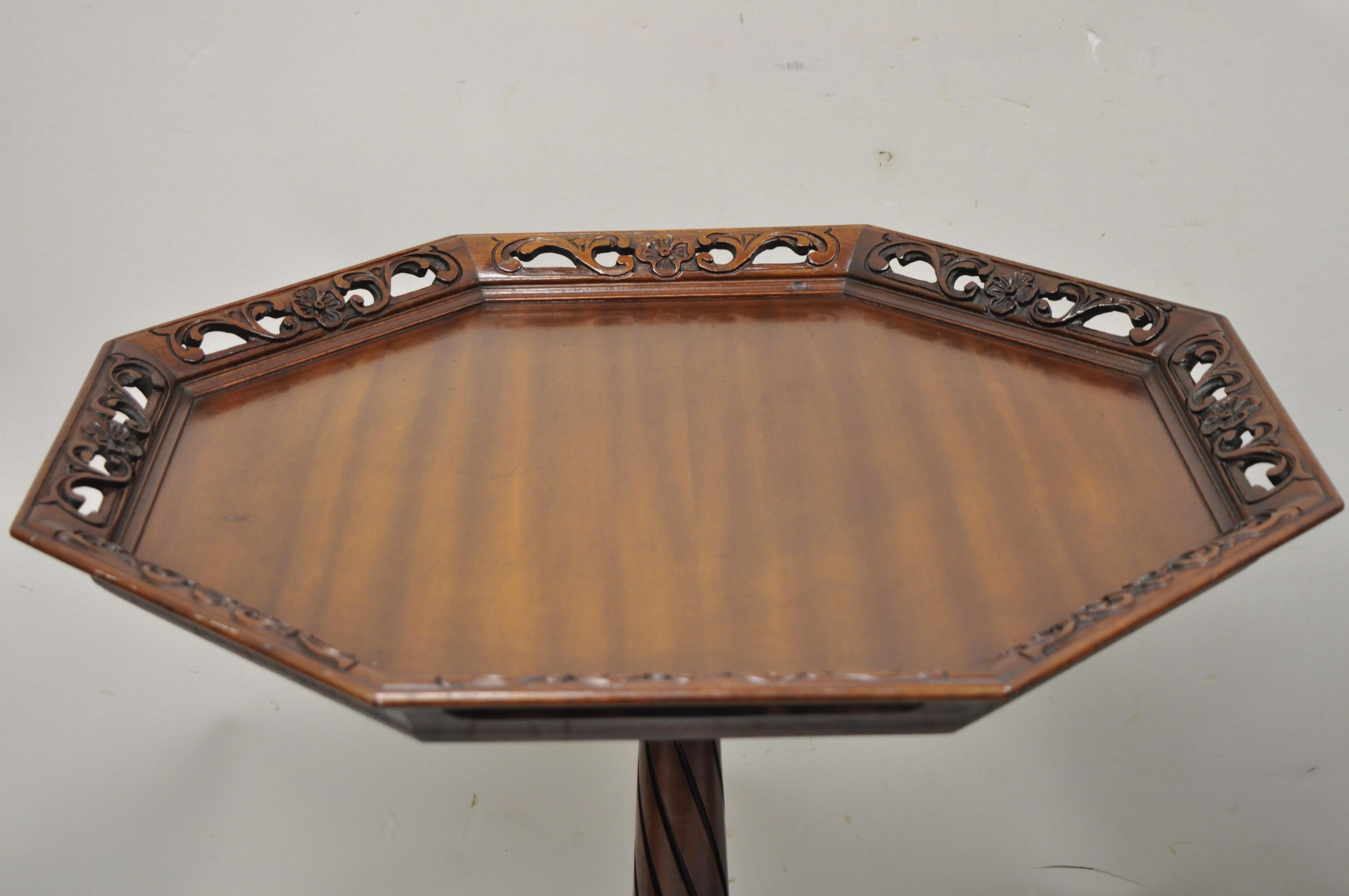 Antique Weiman Heirloom Mahogany Regency Pie Crust Side Lamp Tables, a Pair 4