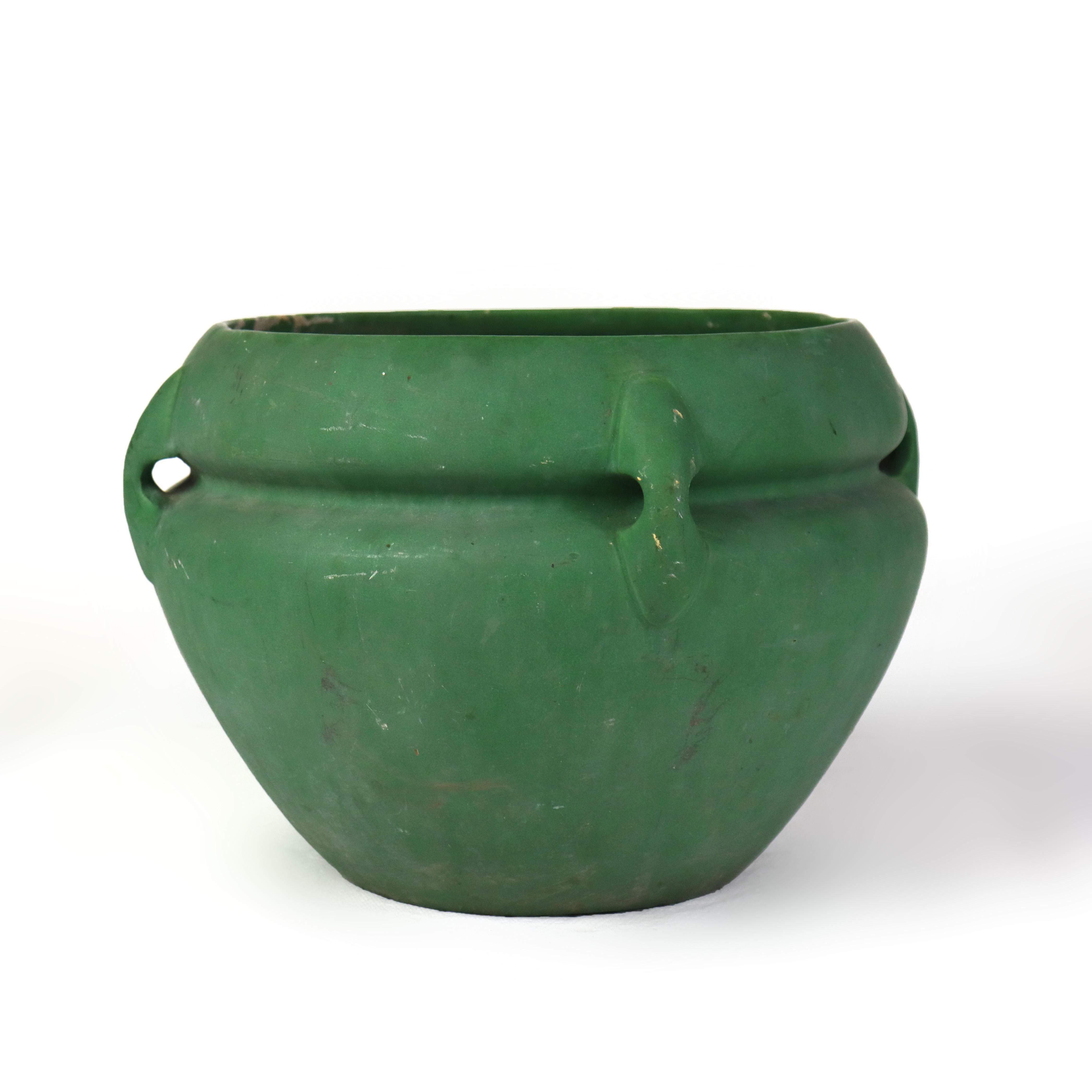 20ième siècle Jardiniere ancienne en poterie The Greene & Greene Green C1920 en vente