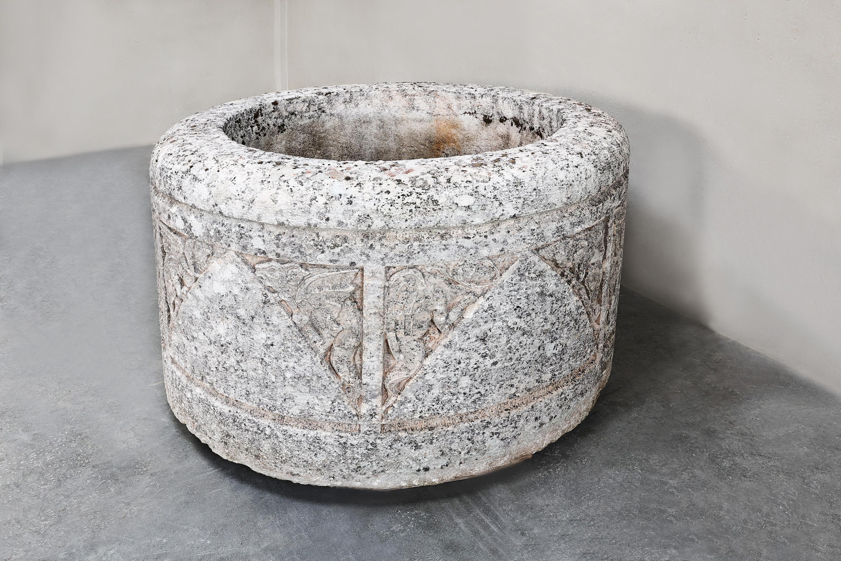 Tête de puits antique Bon état à Made, NL