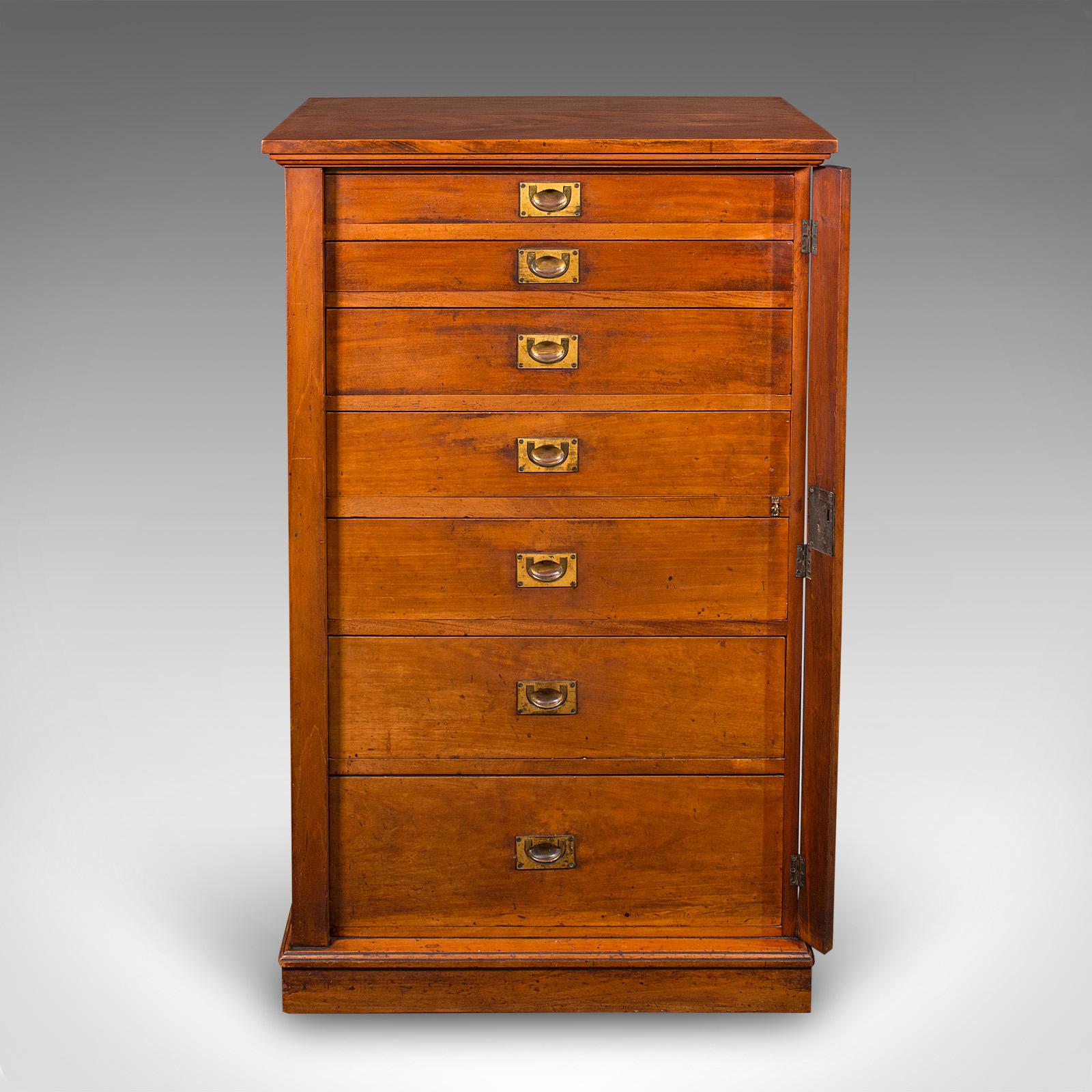 Baúl Wellington Antiguo, Cajones de Colección de Nogal Inglés, Victoriano Mediados del siglo XIX en venta