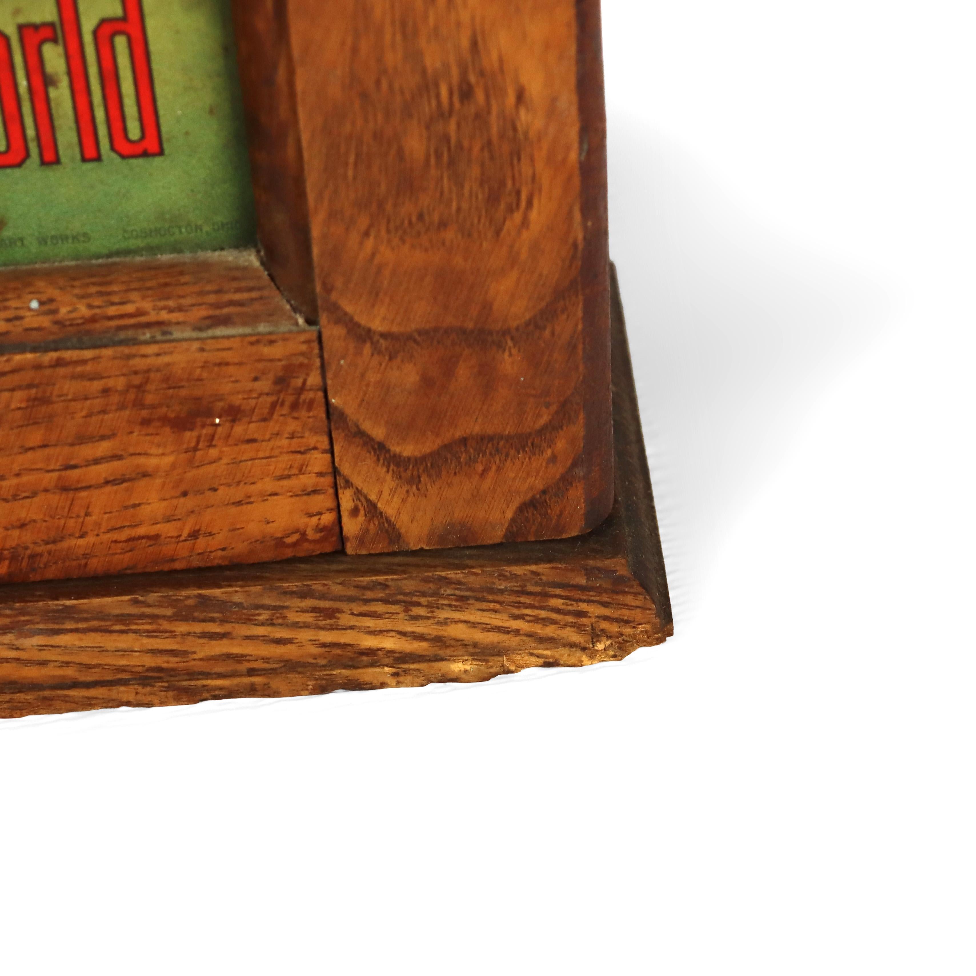 Antico Wells & Richardson Co. Armadietto Country Store con tintura a diamante in Oak e goffrato in vendita 3