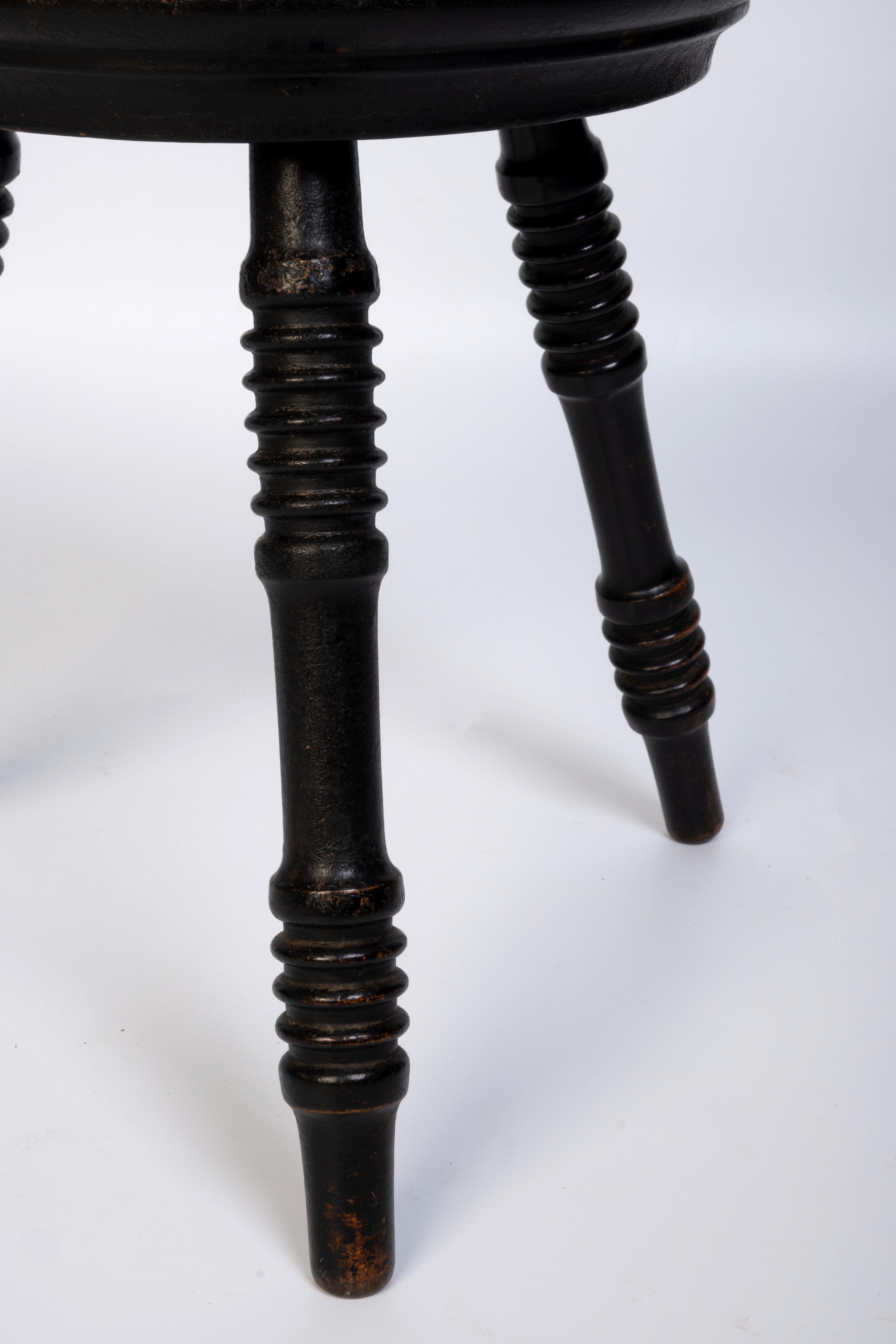 20th Century Antique Welsh Ebonised Oak Turned Three Legged Stool C.1920 For Sale