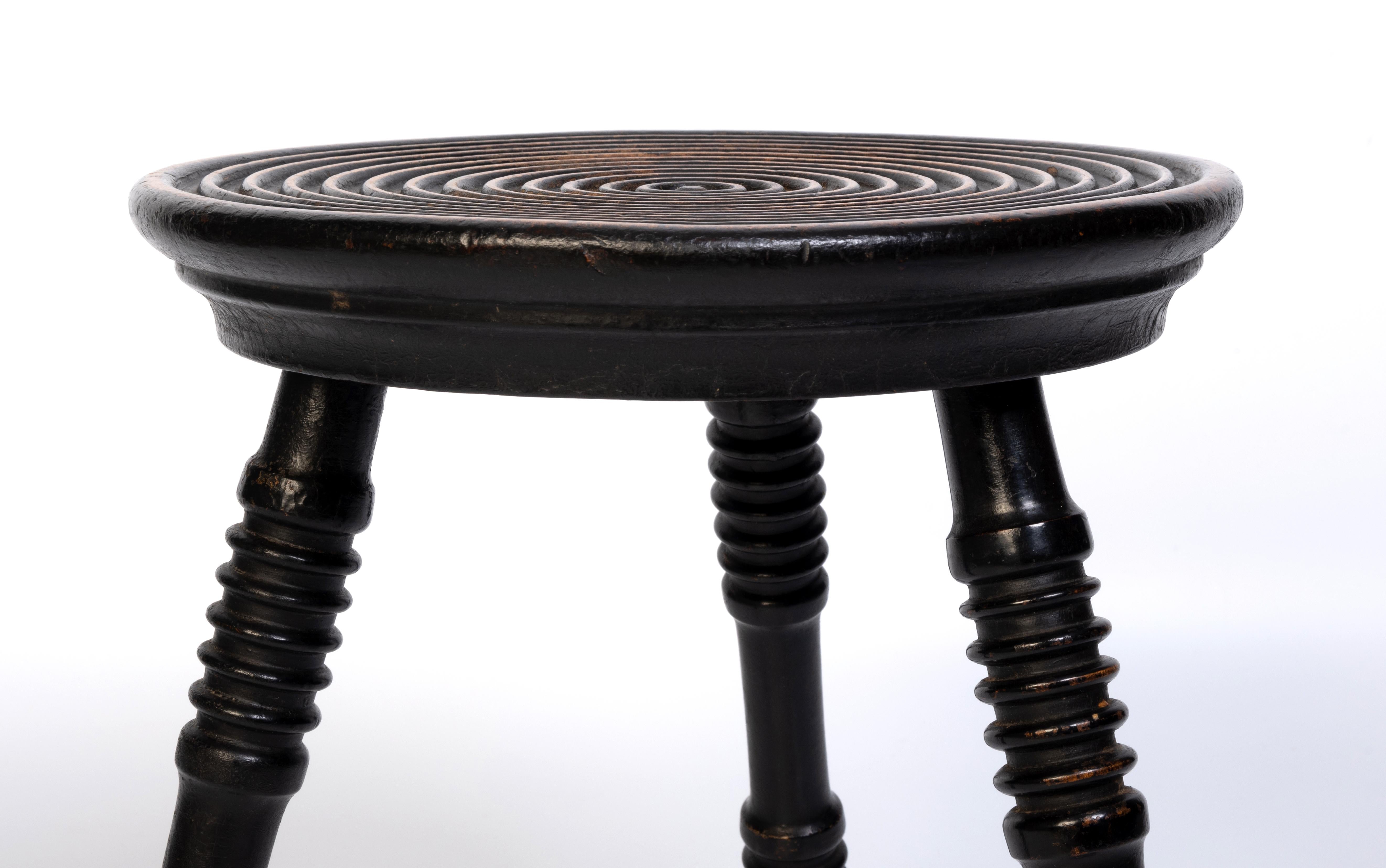Antique Welsh Ebonised Oak Turned Three Legged Stool C.1920 For Sale 3