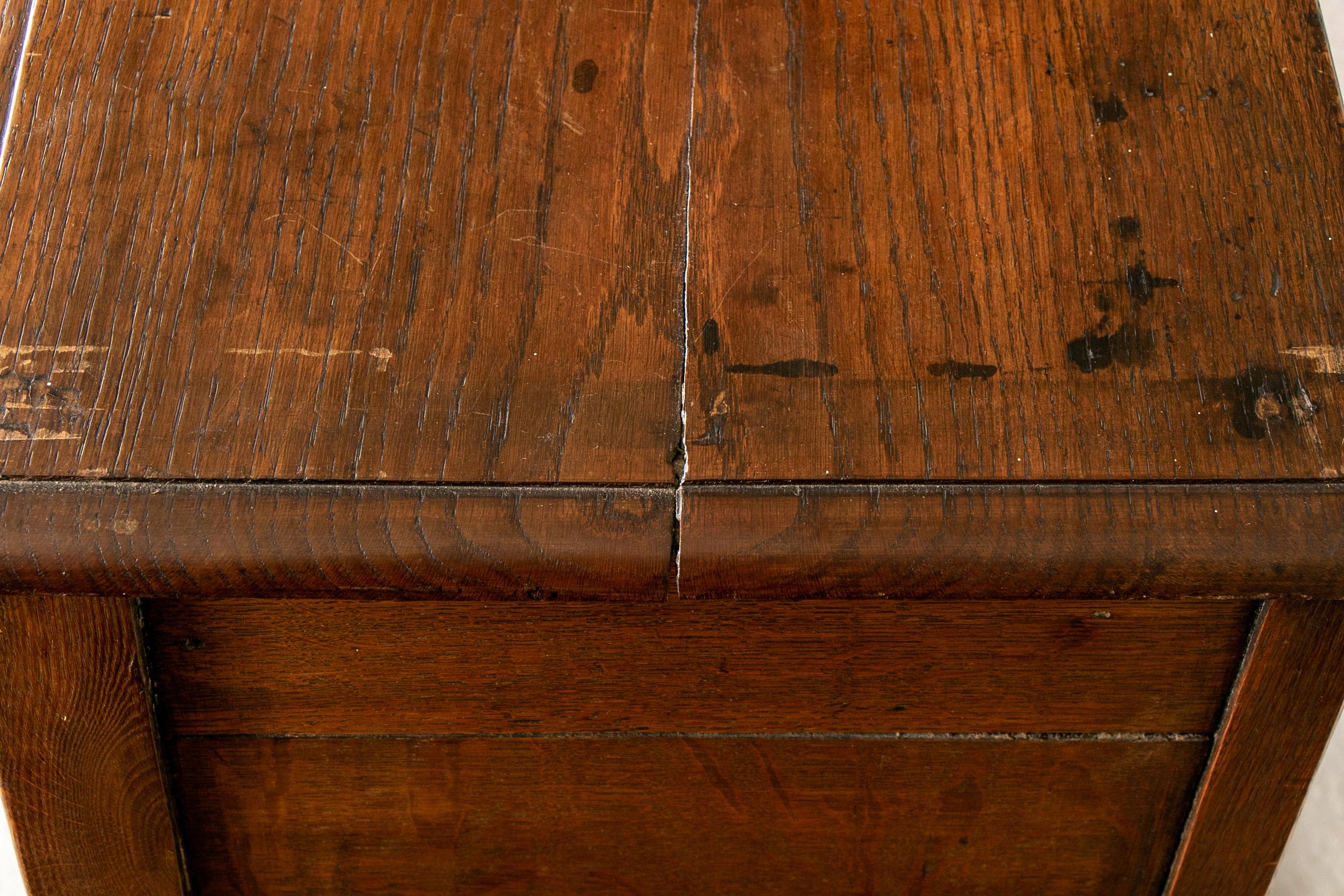 hunt table antique