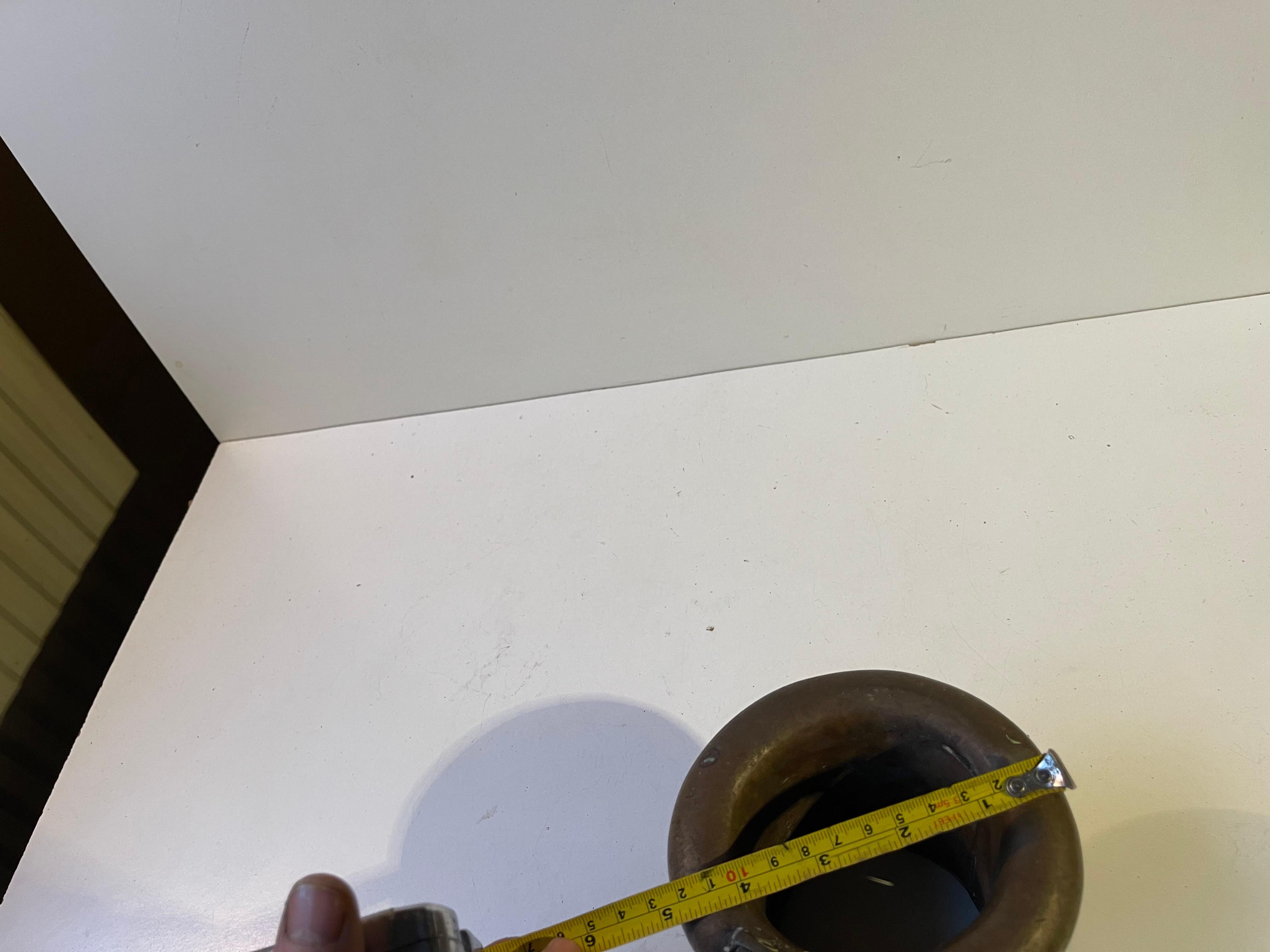 Bracelet ancien en bronze d'Afrique de l'Ouest en monnaie Baoulé - Senufo en vente 1