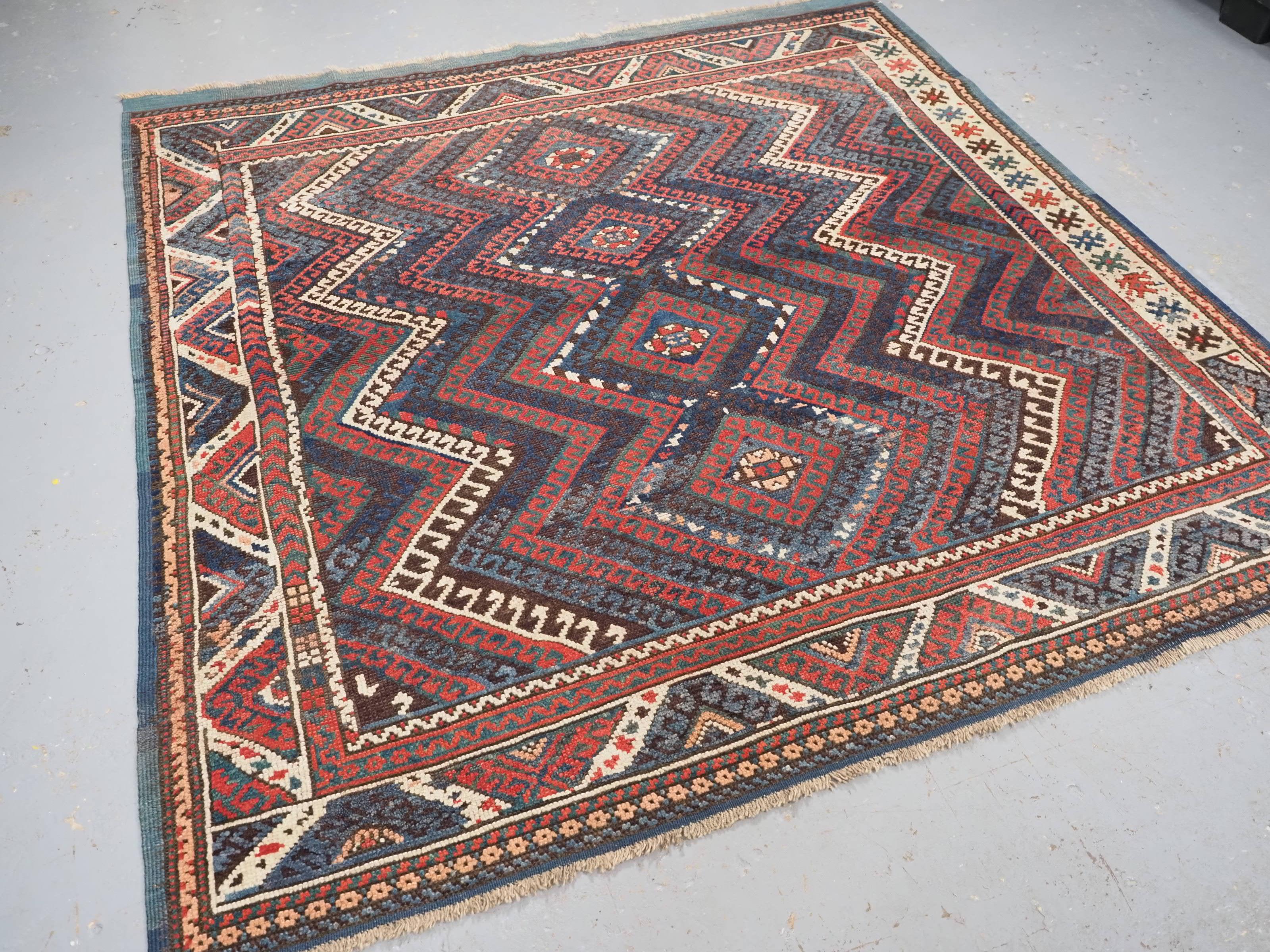 Antique Western Anatolian Bergama region Karakecili rug of classic design.   In Good Condition For Sale In Moreton-In-Marsh, GB