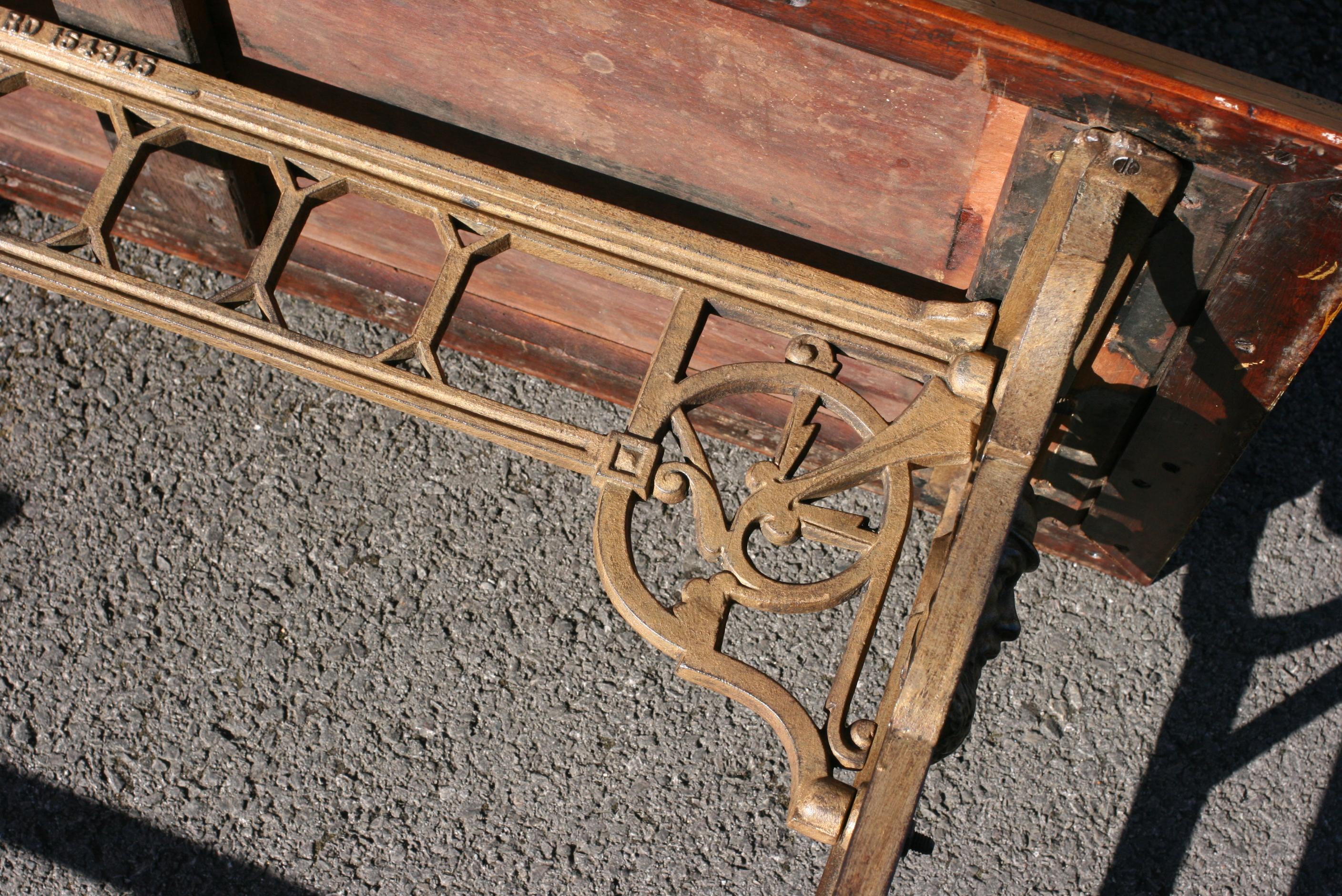 Antiquités W.G. Table de pub Grace en vente 7