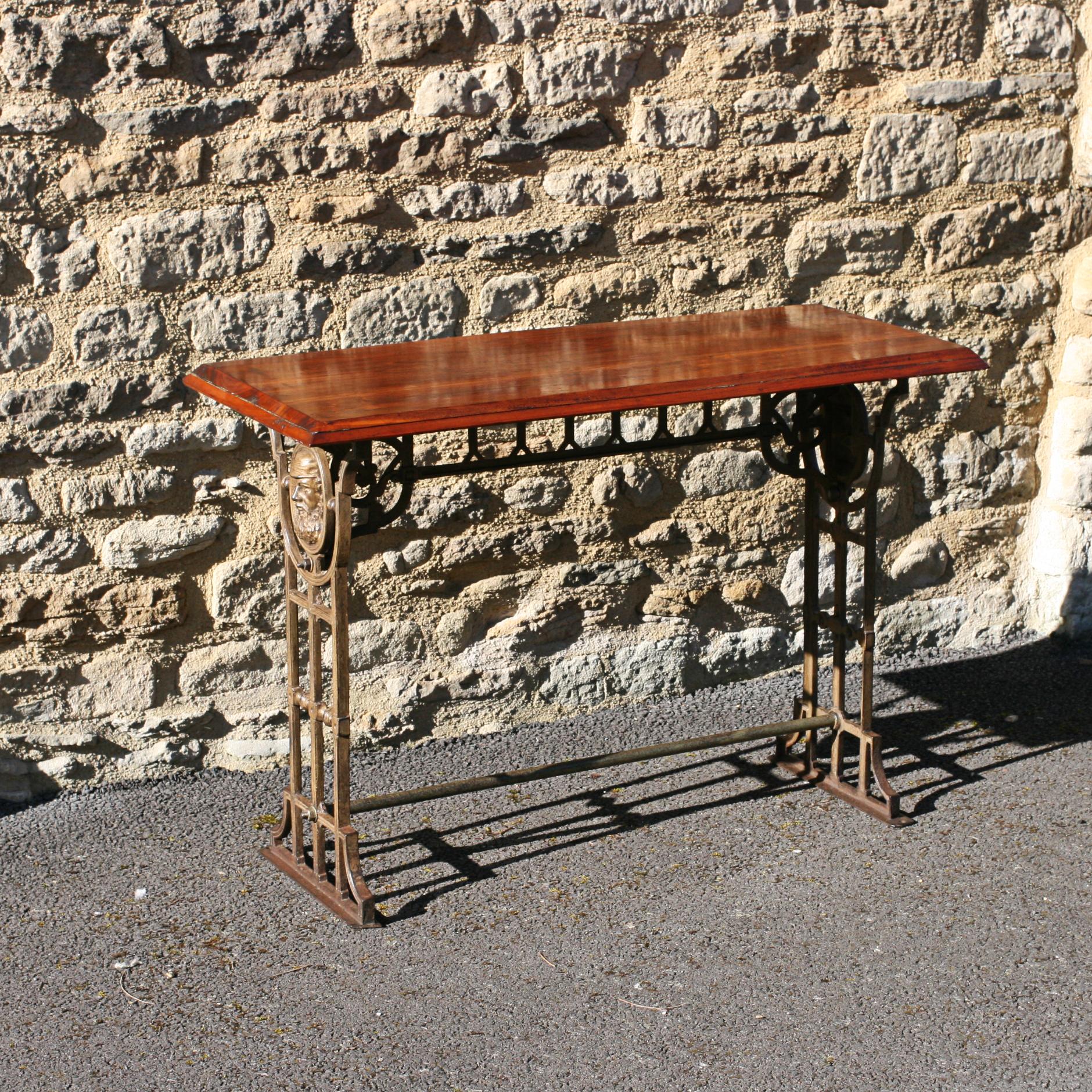Antiquités W.G. Table de pub Grace en vente 10