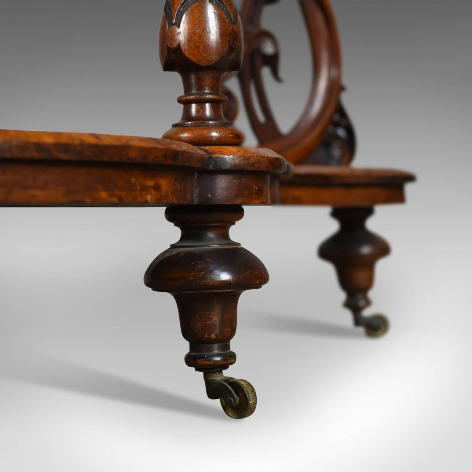 Antiker irischer Spiegelständer aus Wurzelnussholz, Robert Strahan & Co, um 1840 im Angebot 2