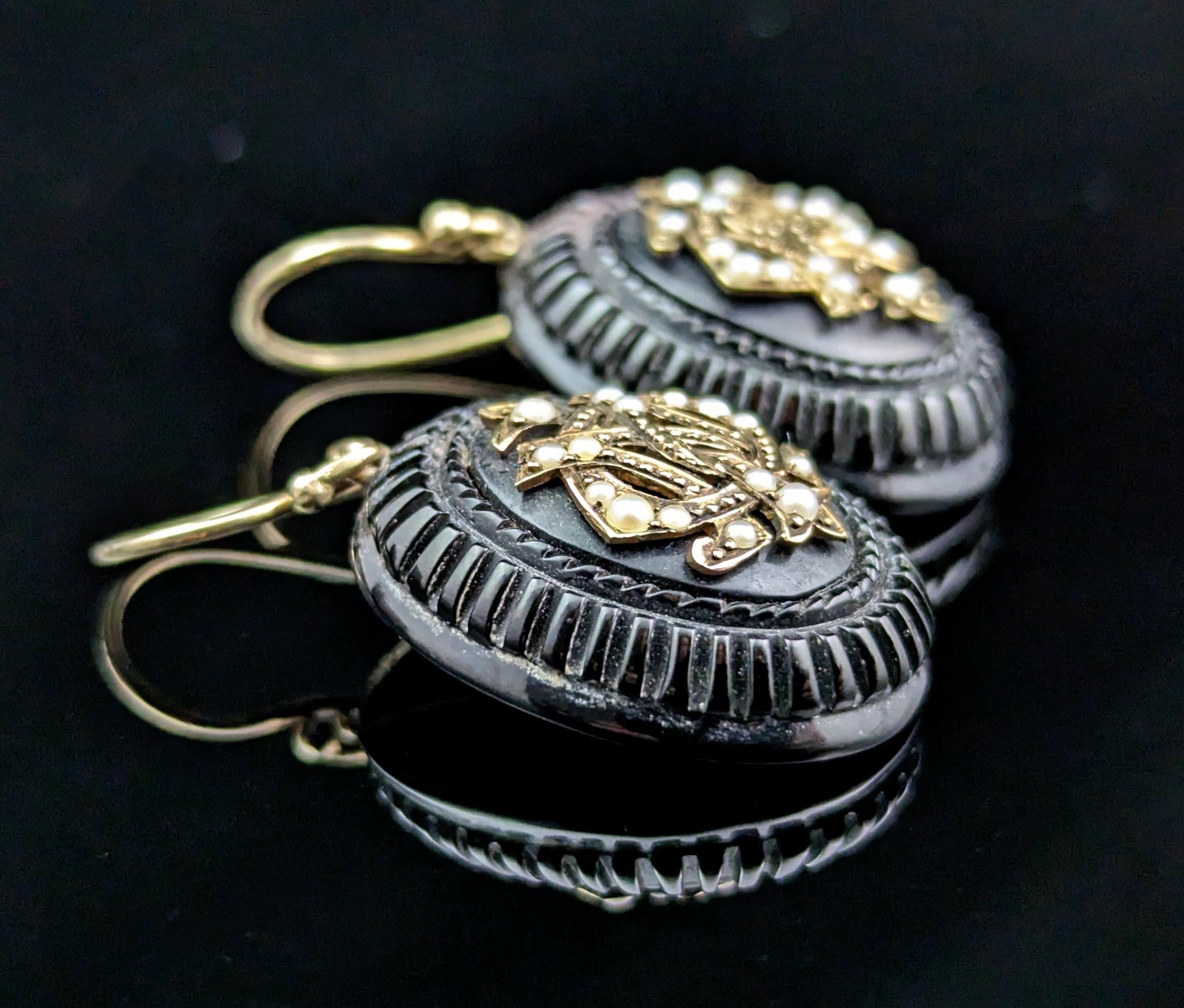 Antique Whitby Jet Mourning Earrings, 9k Gold and Seed Pearl, IMO In Fair Condition In NEWARK, GB