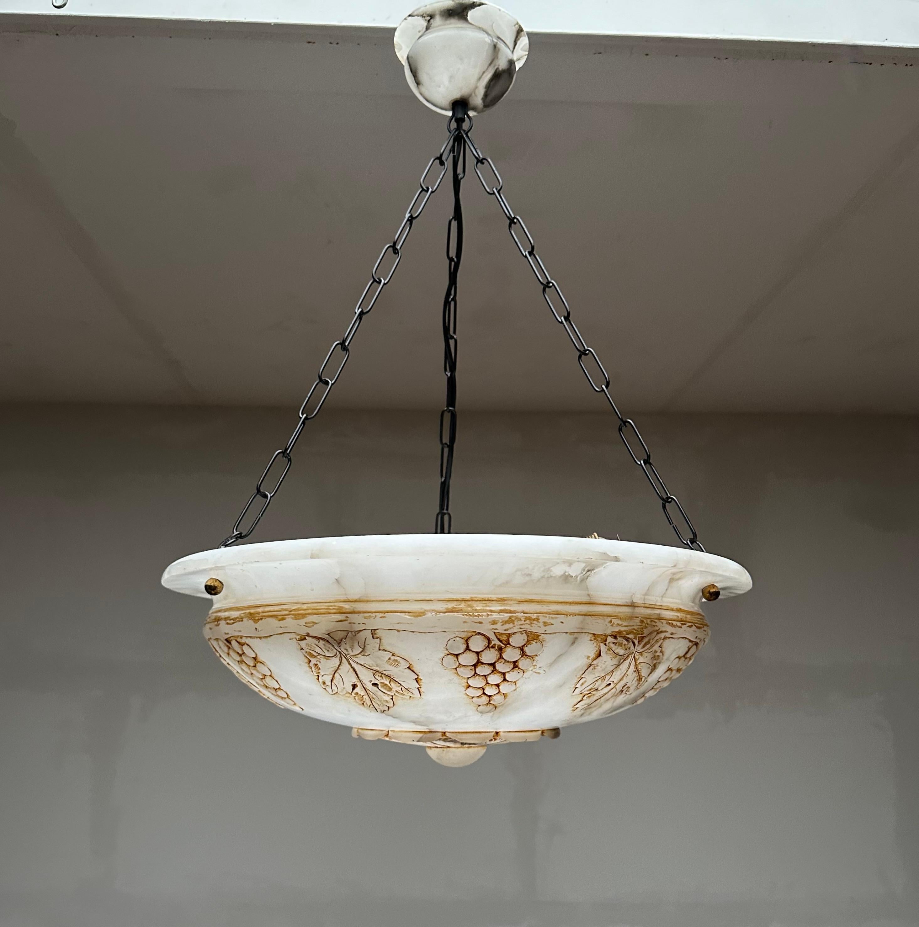 Unique White & Black Alabaster Pendant Light Carved Leafs and Bunches of Grapes For Sale 3