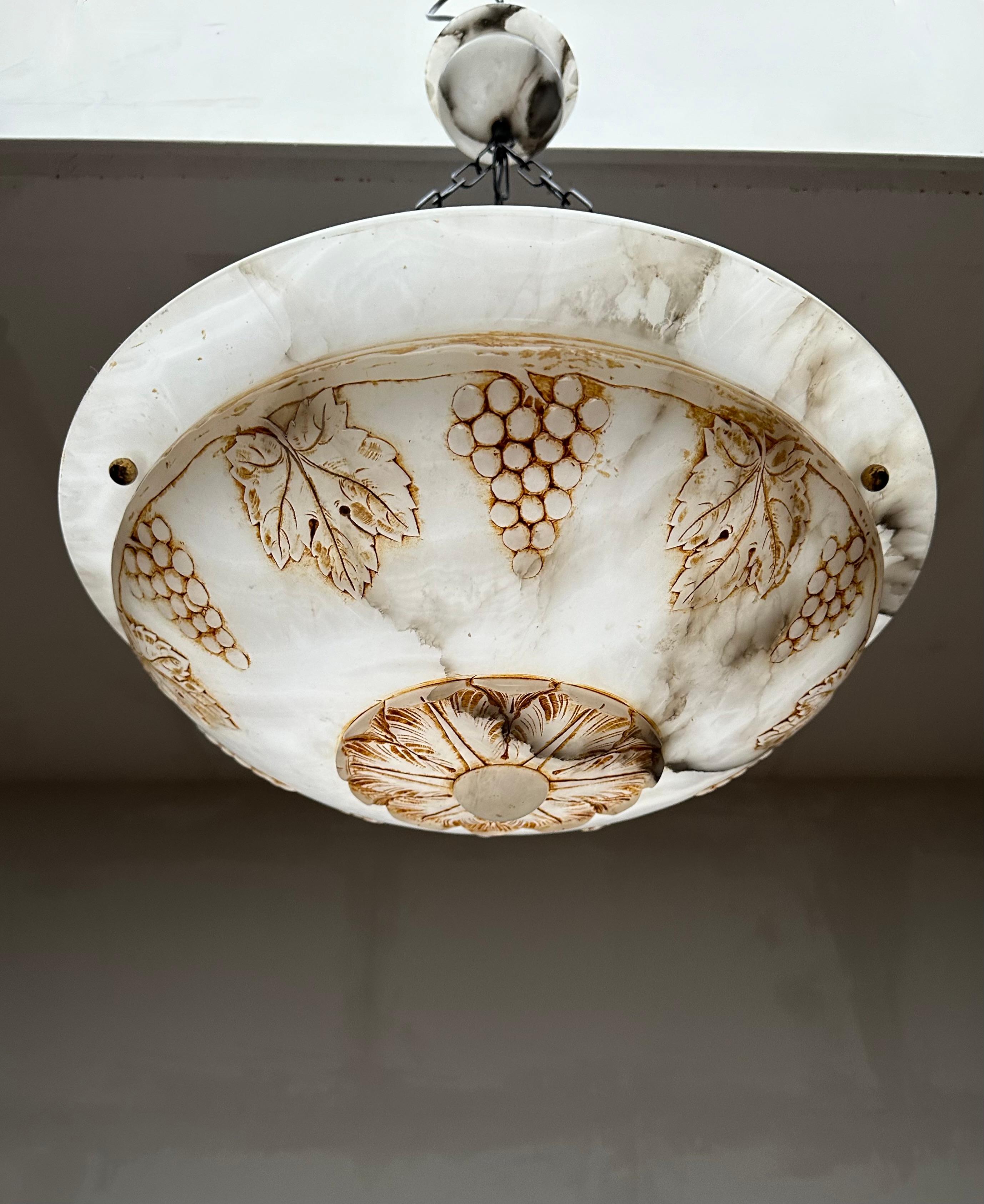 Unique White & Black Alabaster Pendant Light Carved Leafs and Bunches of Grapes For Sale 4