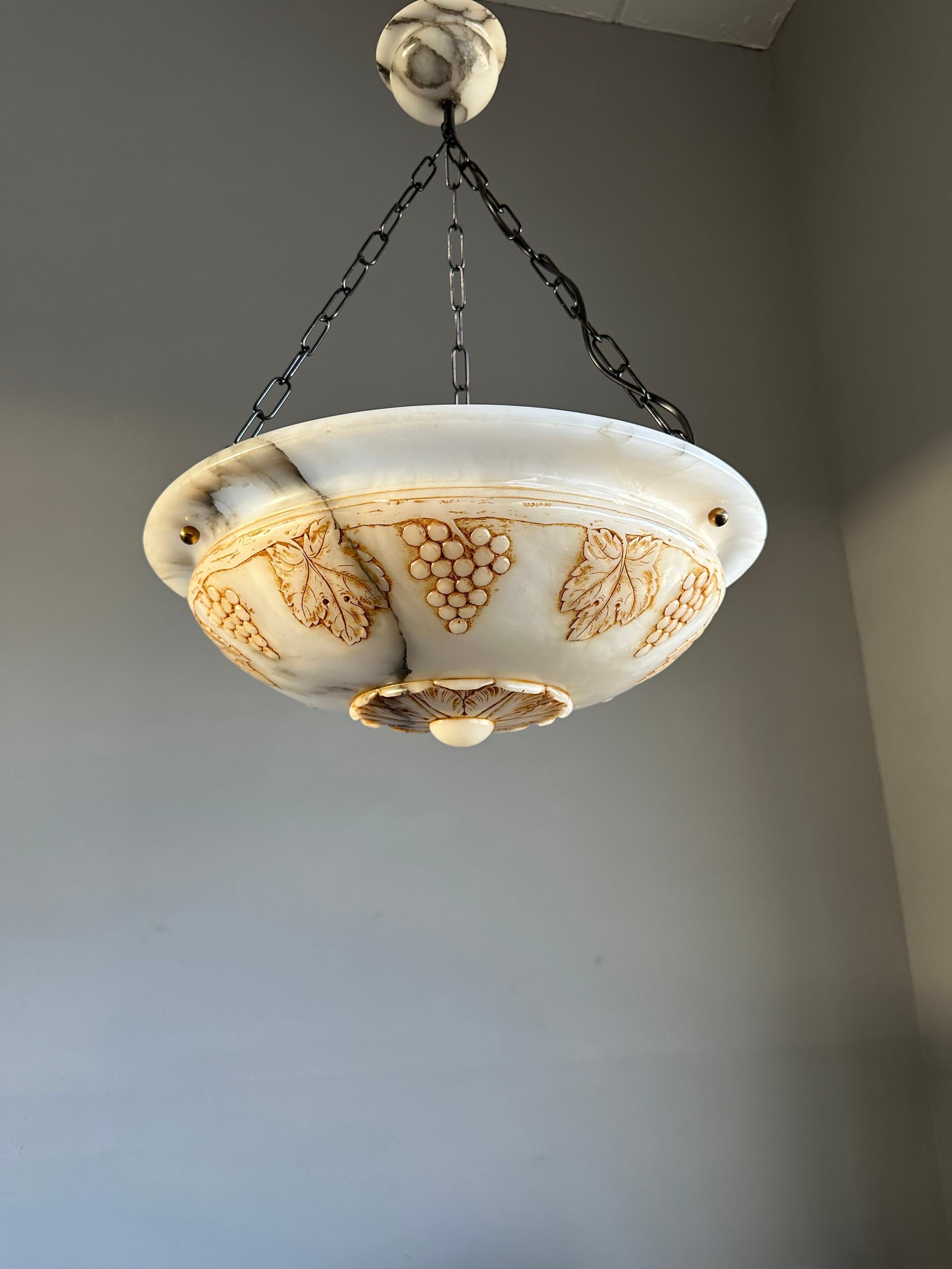 Unique White & Black Alabaster Pendant Light Carved Leafs and Bunches of Grapes For Sale 1