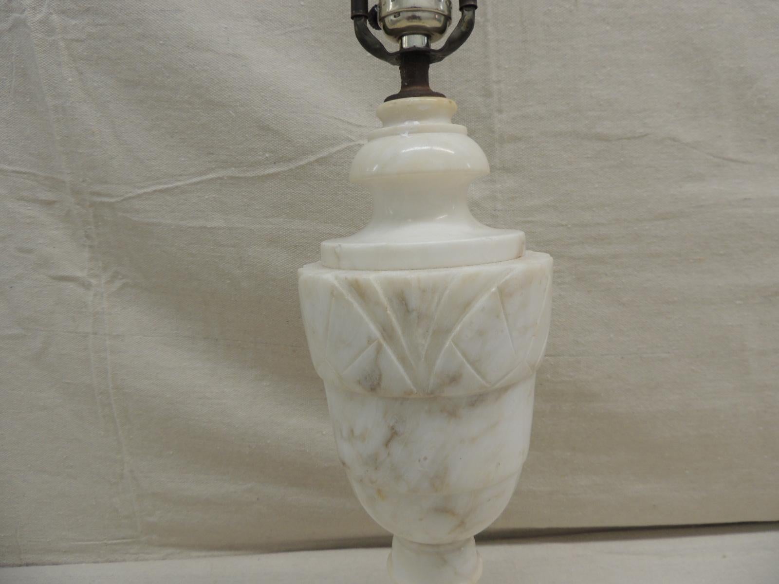 Fatto a mano Lampada da tavolo antica in alabastro bianco e grigio