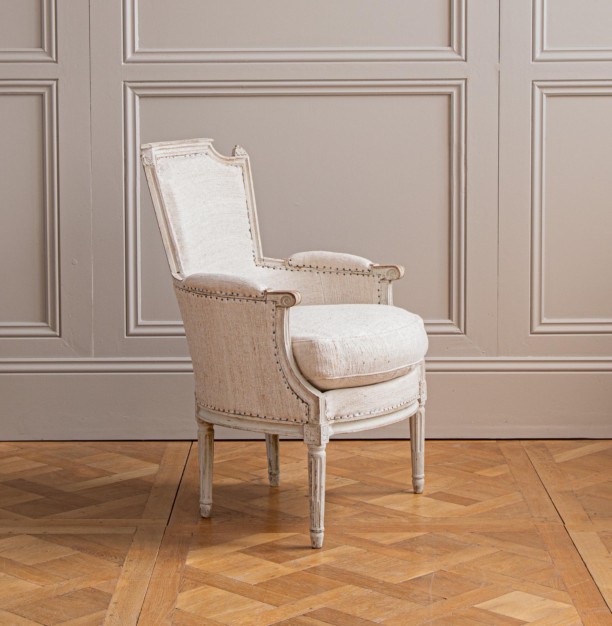 Antique White Bergere Armchairs Late 19th century French Armchairs For Sale 1