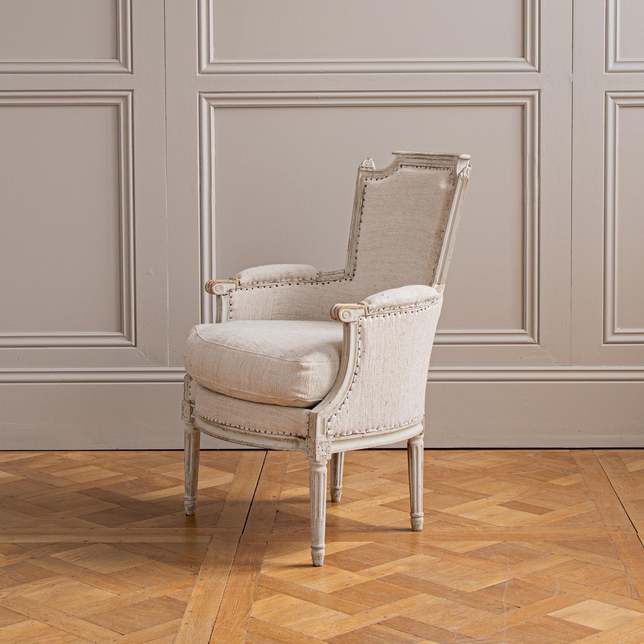 Antique White Bergere Armchairs Late 19th century French Armchairs For Sale 2