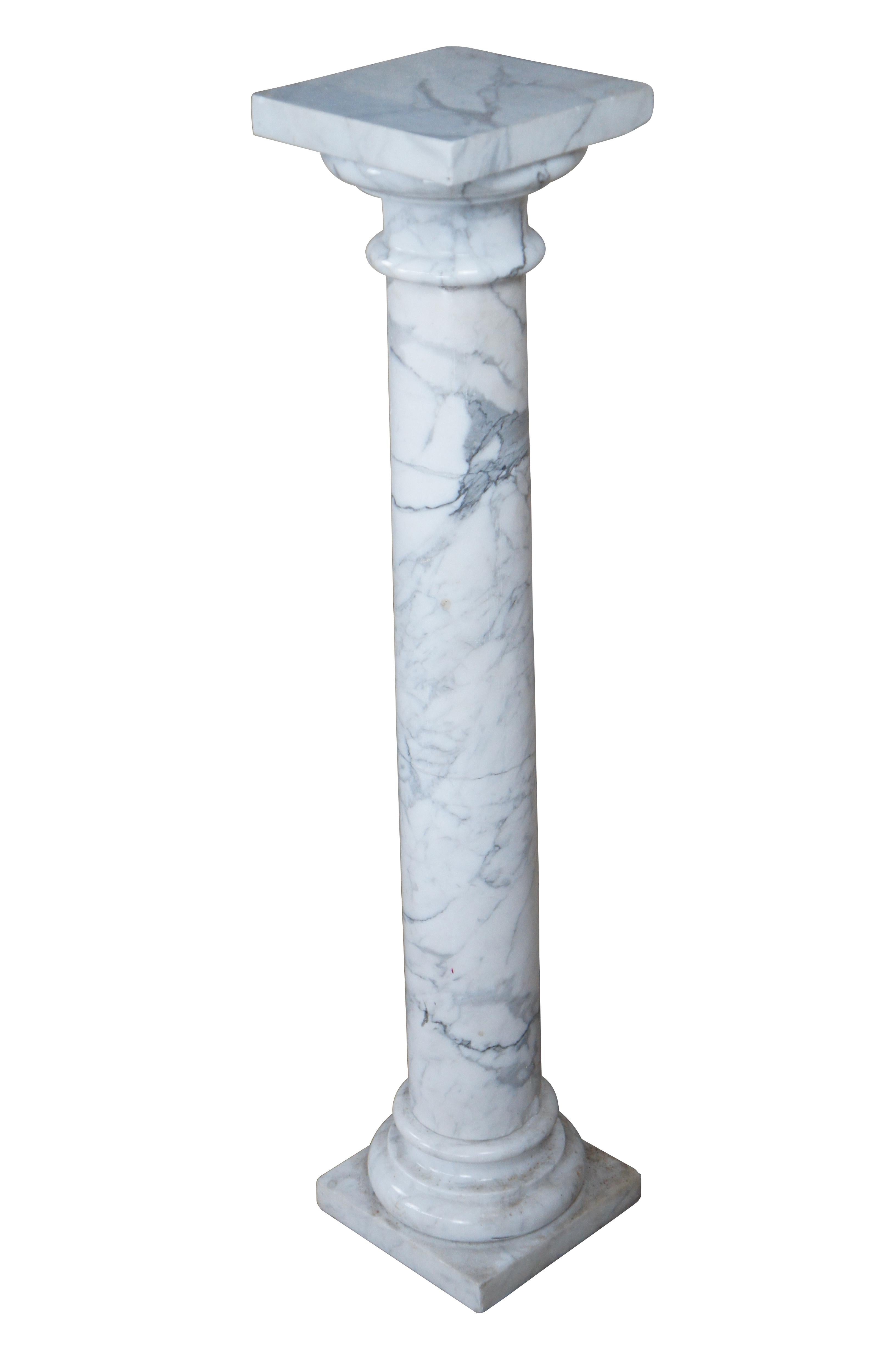 Ancienne sculpture de colonne en marbre blanc Cararra Bust Pedestal Stand 40