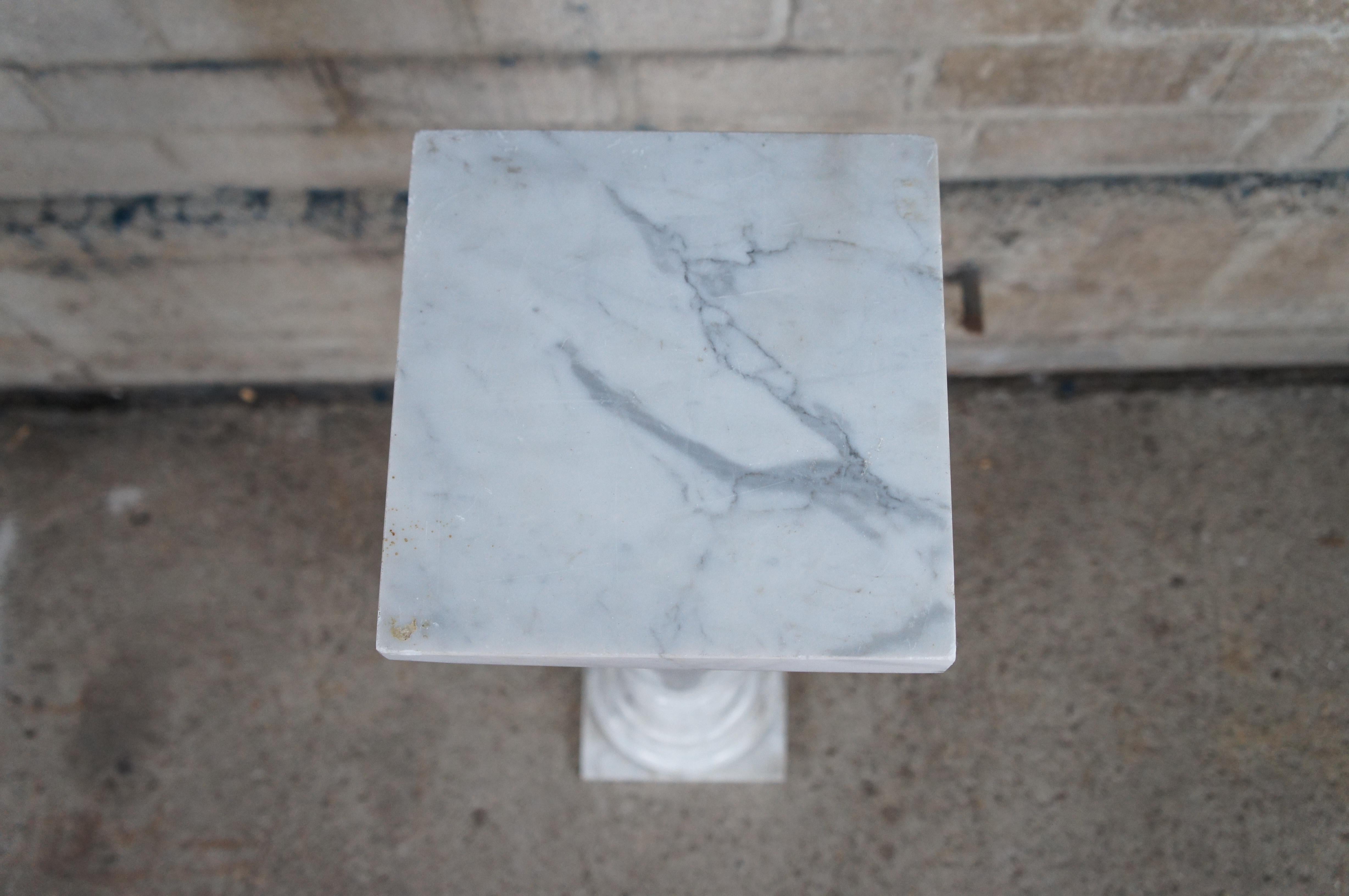 20ième siècle Ancienne sculpture de colonne en marbre blanc Cararra Bust Pedestal Stand 40