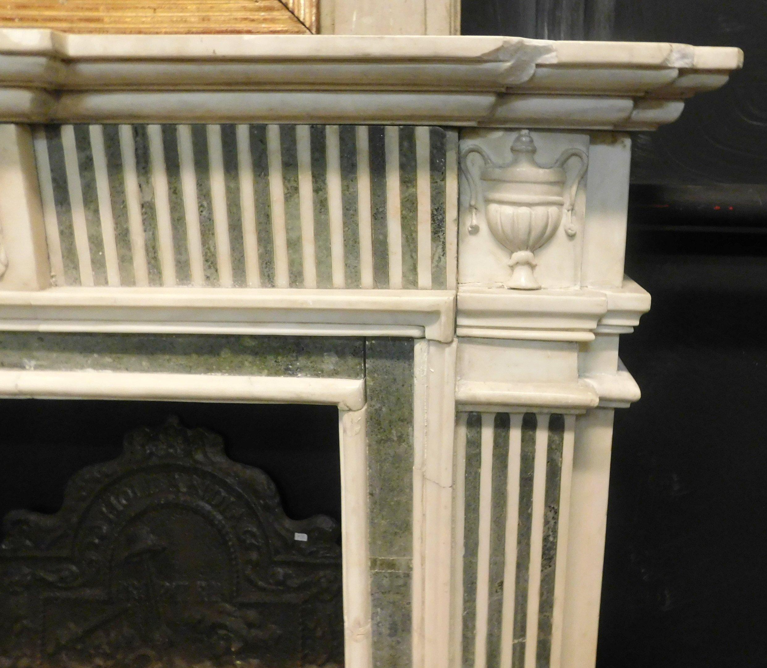 Antique White Carrara Marble Fireplace Inlaid Verde Alpi, 19th Century, Italy In Good Condition In Cuneo, Italy (CN)