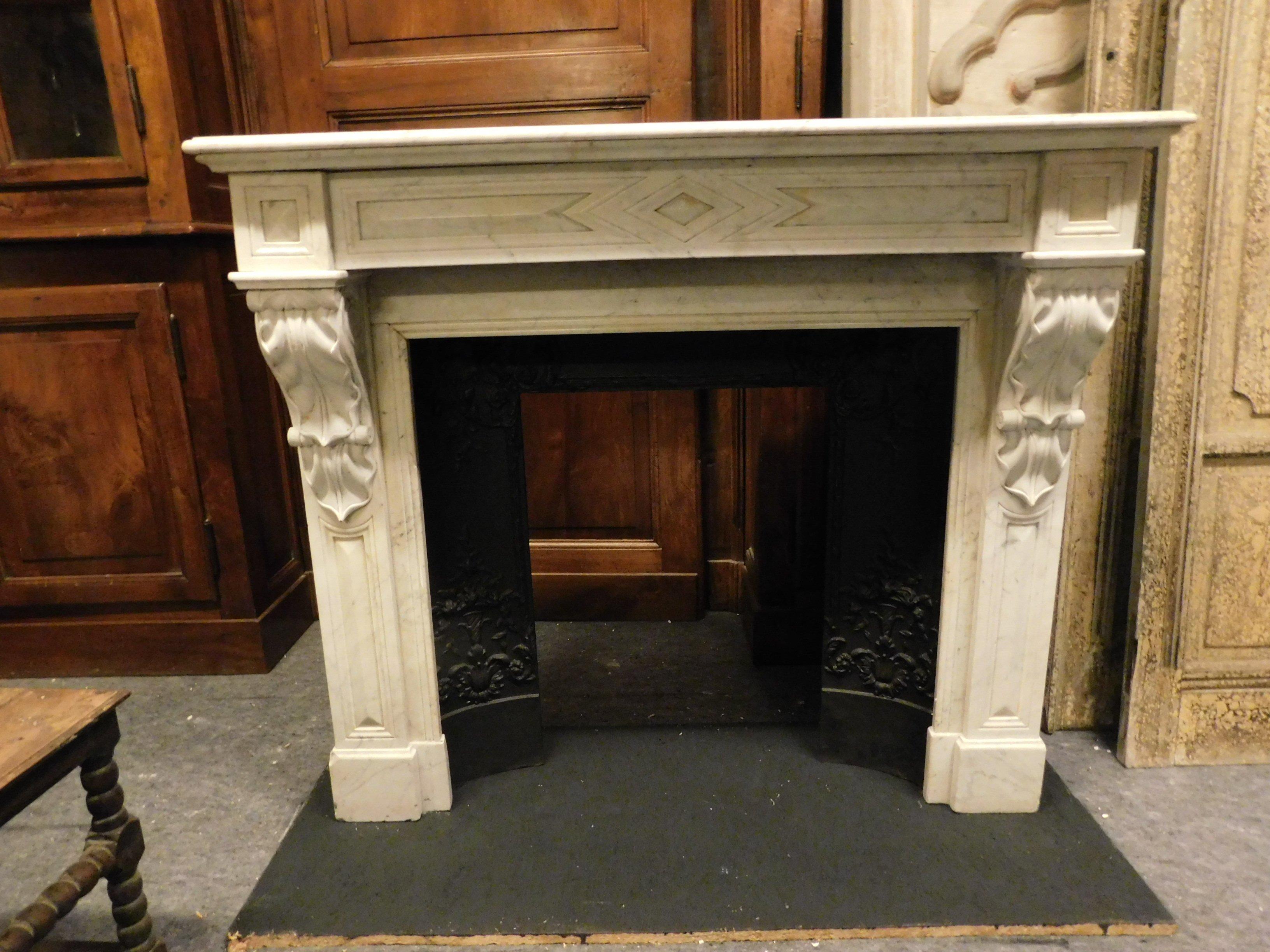 antique white fireplace mantel