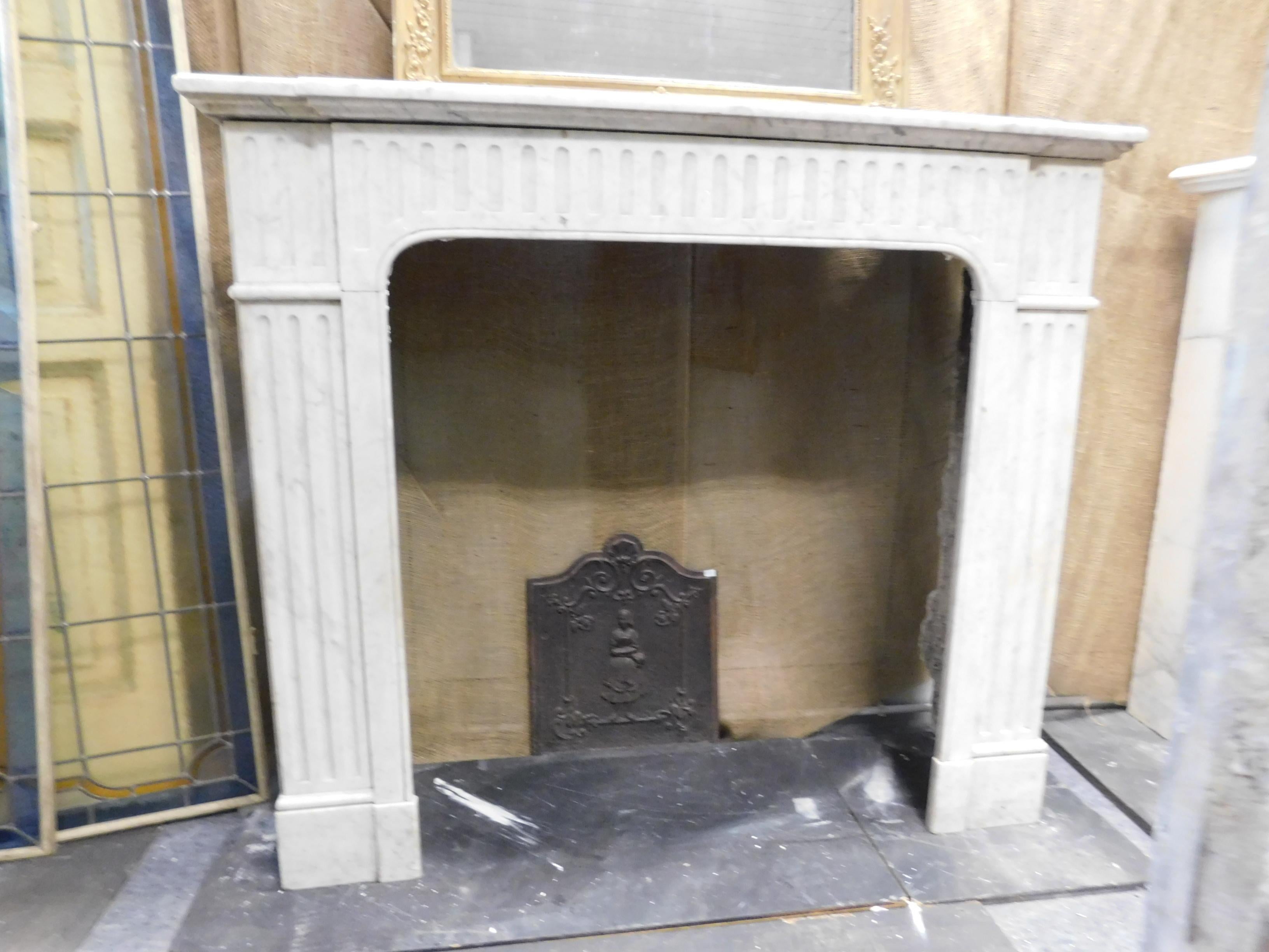 Hand-Carved Antique White Carrara Marble Fireplace Mantle, 18th Century, France