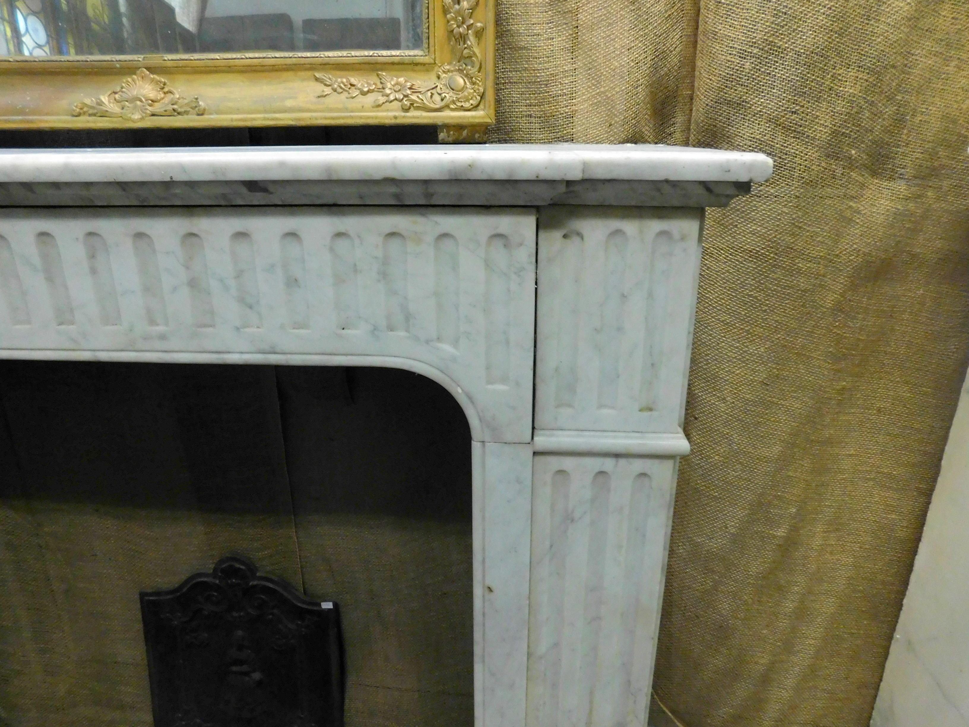 Antique White Carrara Marble Fireplace Mantle, 18th Century, France 2