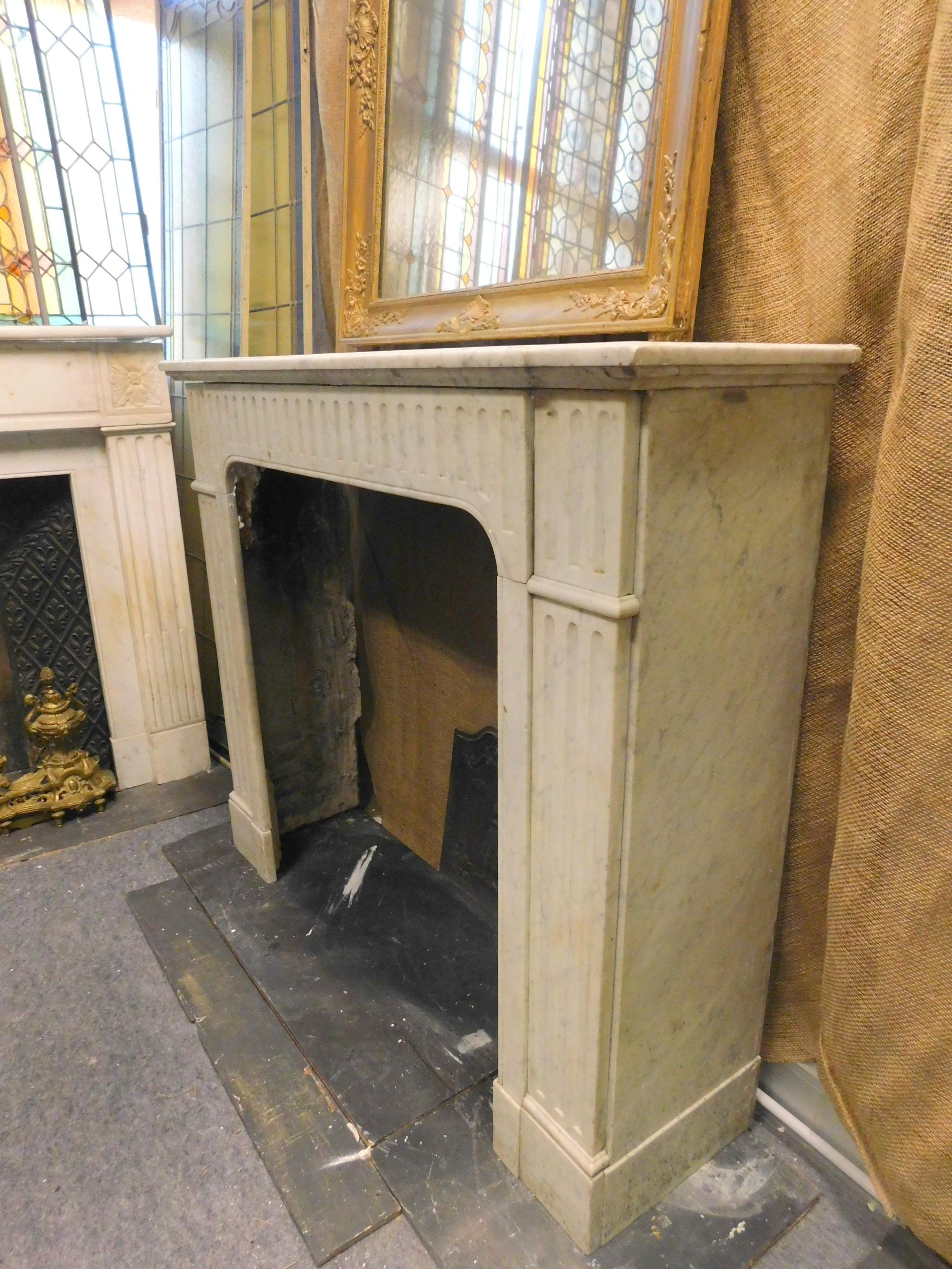 Antique White Carrara Marble Fireplace Mantle, 18th Century, France 3