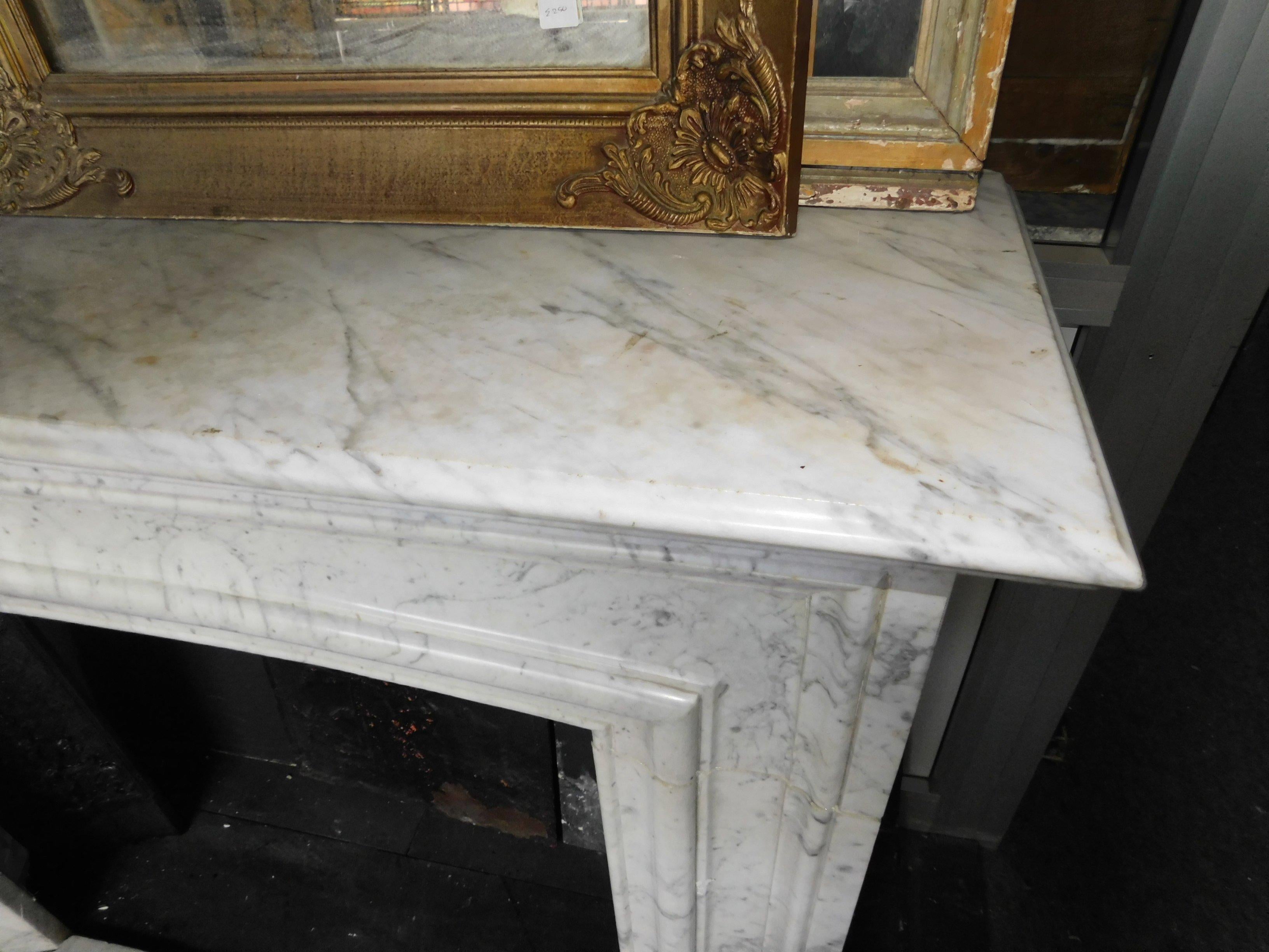 Antique White Carrara Marble Fireplace Mantle Complete, 19th Century, Italy For Sale 2