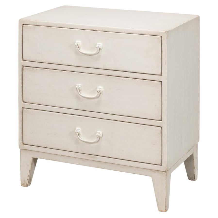 Commode blanche antique