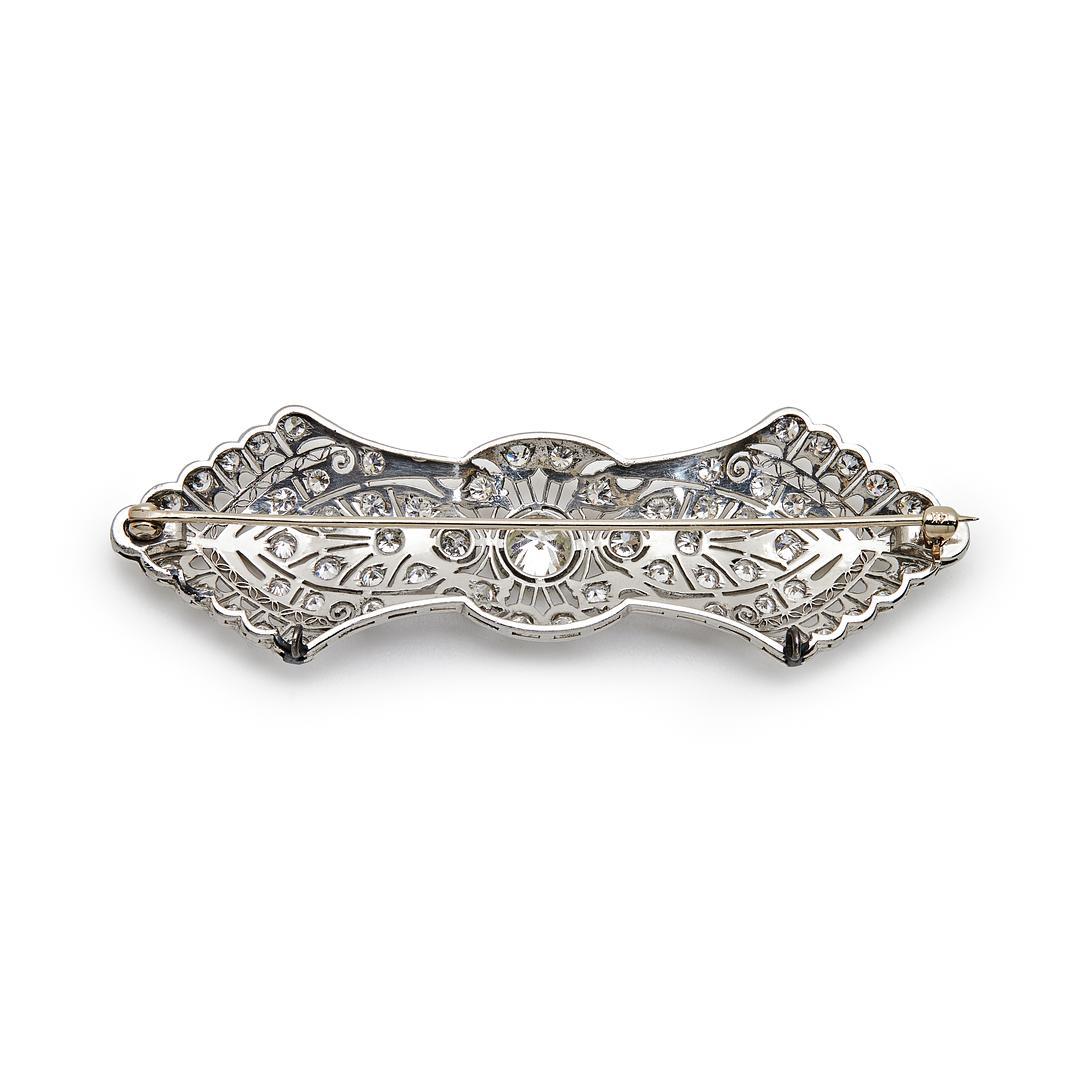 Round Cut Antique White Diamond Brooch For Sale