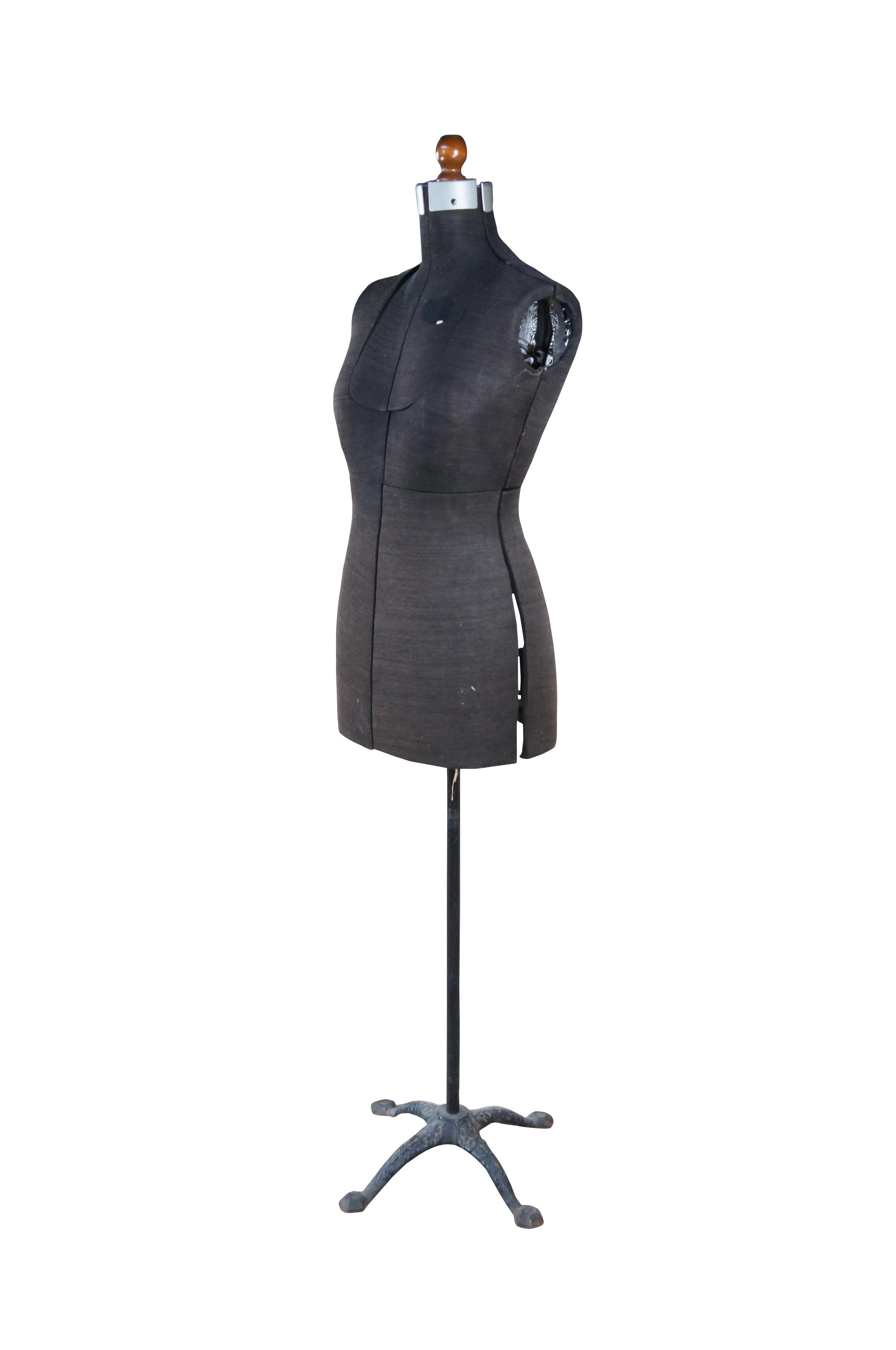 Antikes, vollständig verstellbares weibliches Kleid in Form eines Mannequins auf Gusseisensockels 63