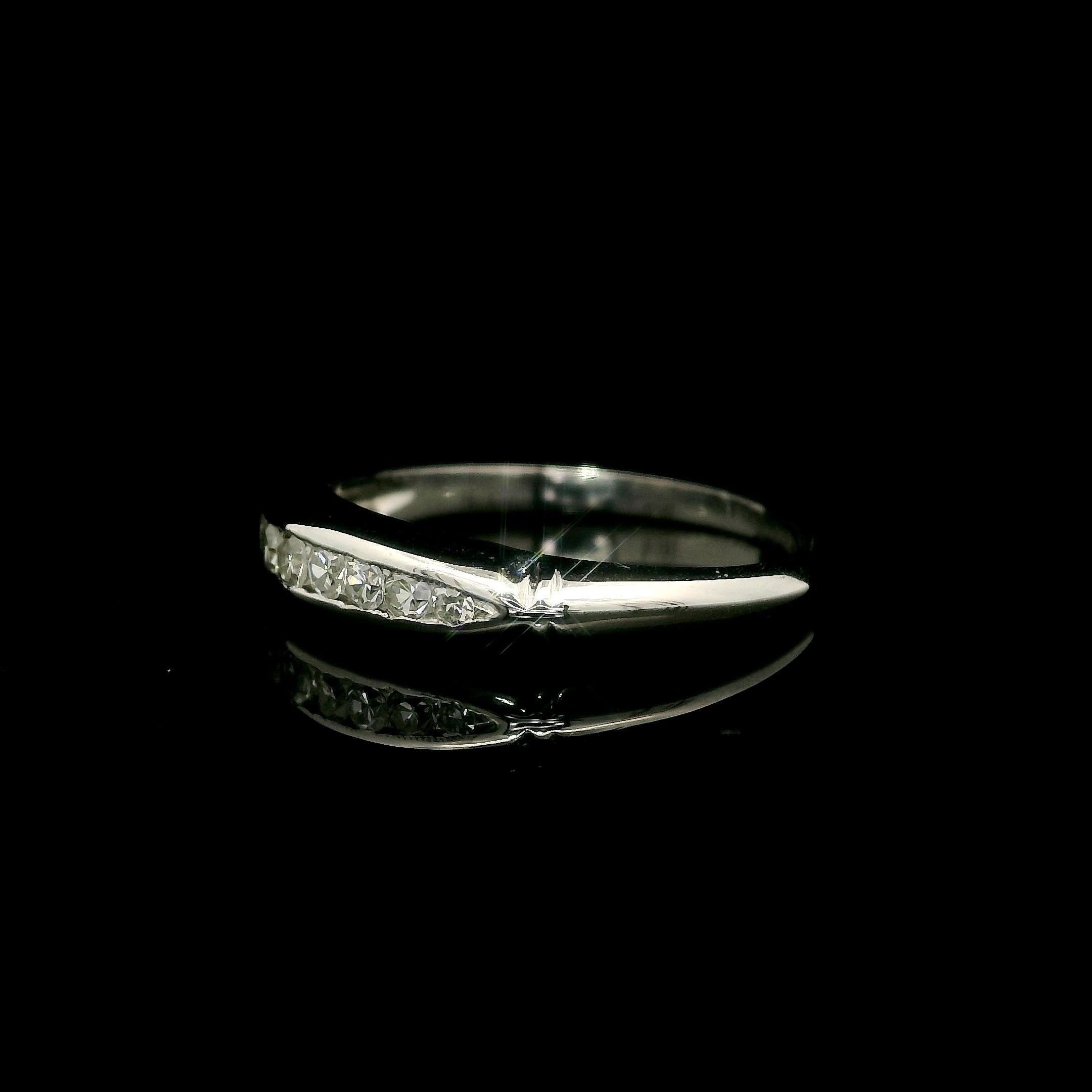 Antiker Weißgold 0,25ctw Single Cut Channel Set Diamant Stack Band Ring im Angebot 1