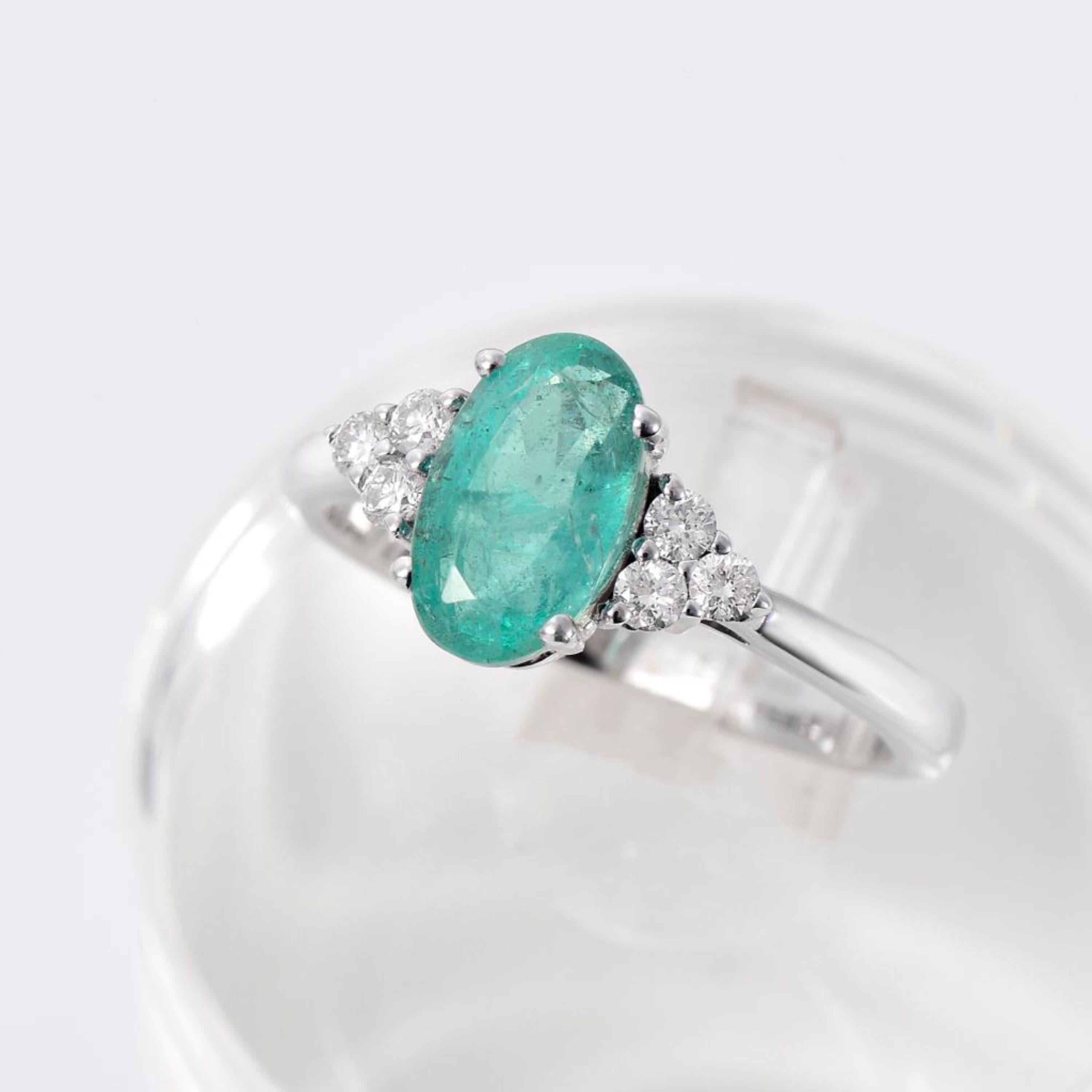 For Sale:  Antique White Gold 2 Carat Emerald Engagement Ring, Unique Diamond Wedding Ring 2
