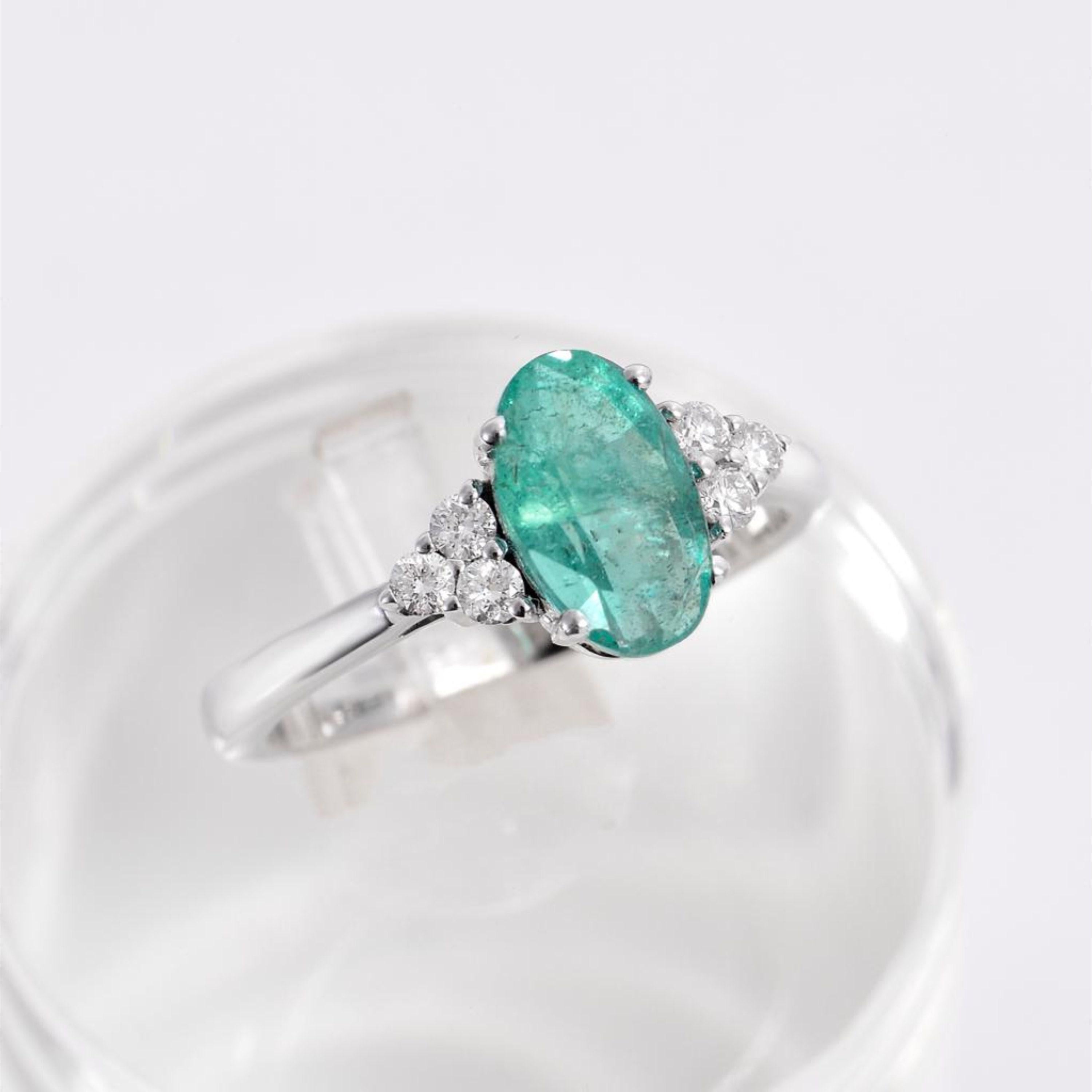 For Sale:  Antique White Gold 2 Carat Emerald Engagement Ring, Unique Diamond Wedding Ring 3